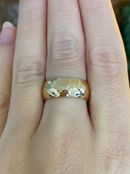 Vintage Solid 14k Yellow Gold Chunky Hammered Texture Ring Band - Size 7