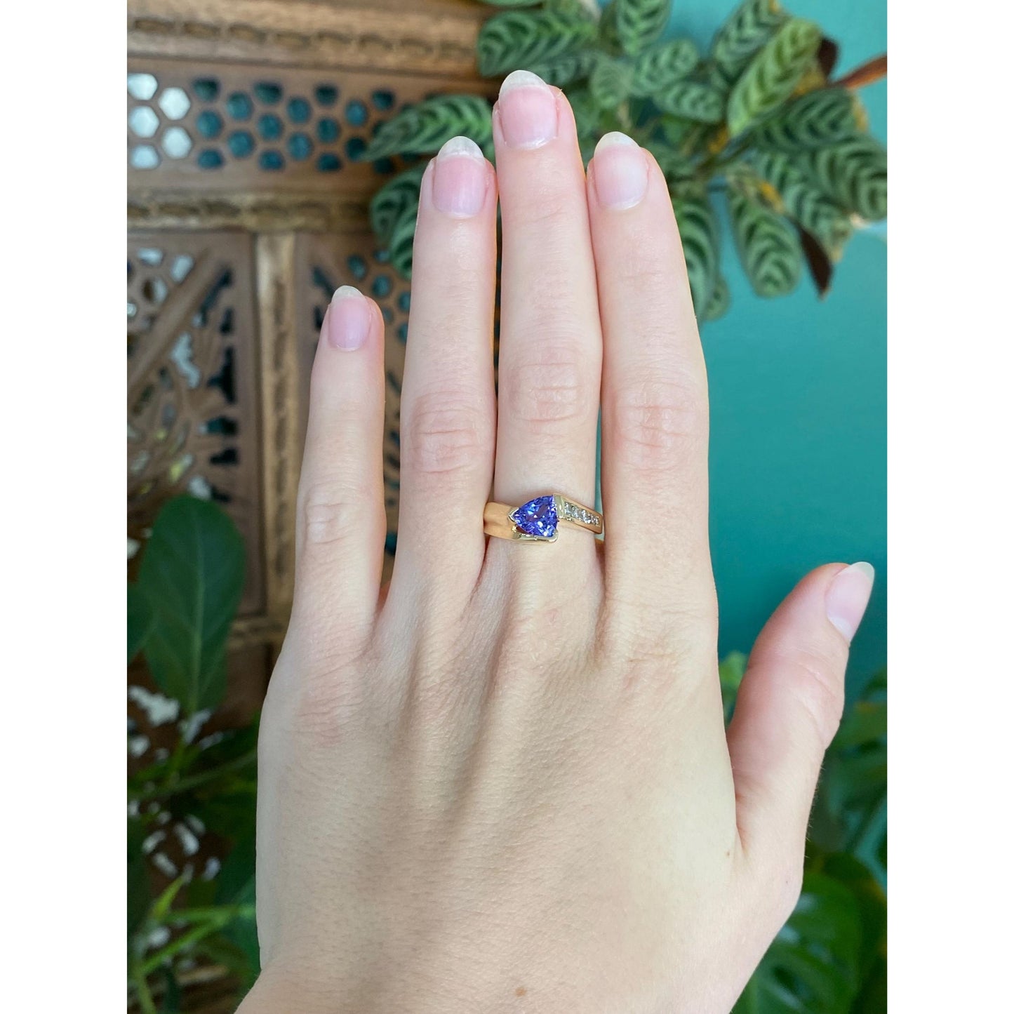 Solid 18k Yellow Gold Diamond Tanzanite Ring - Size 7