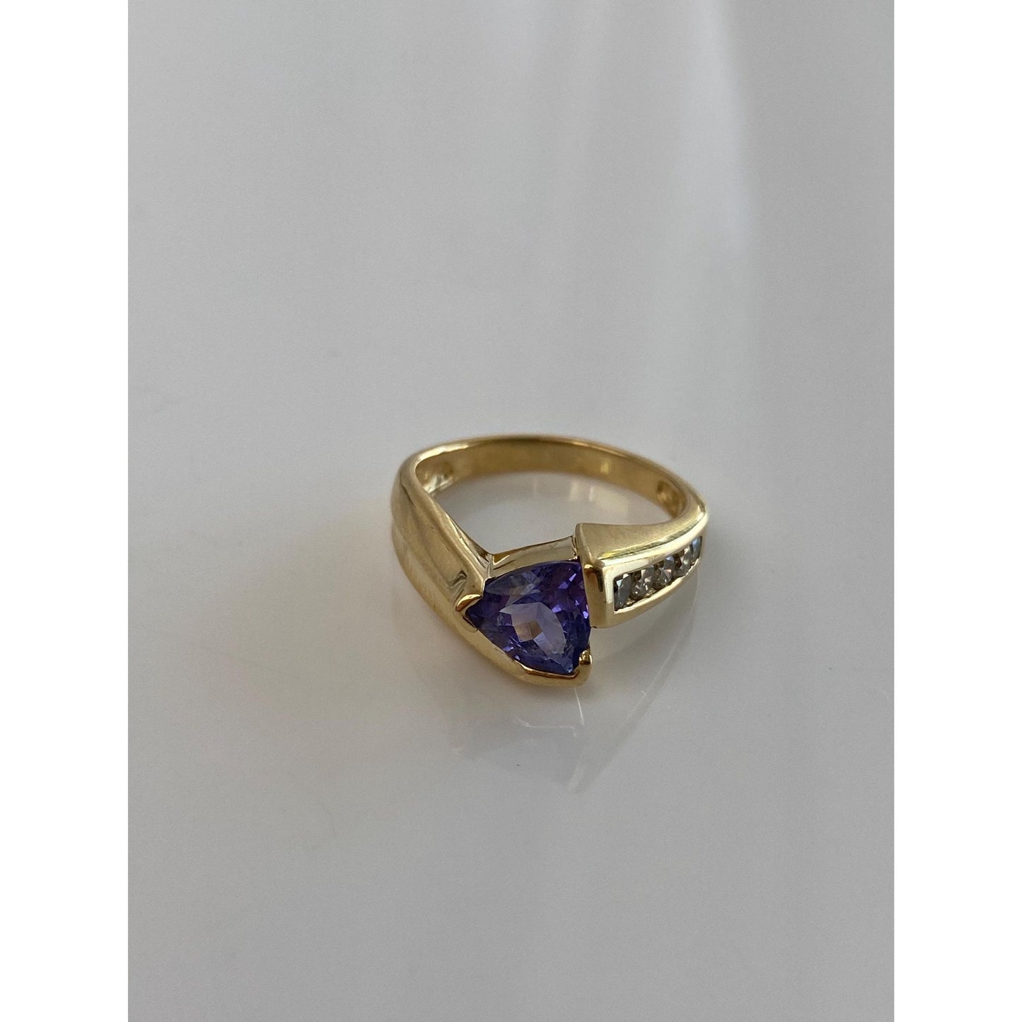 Solid 18k Yellow Gold Diamond Tanzanite Ring - Size 7