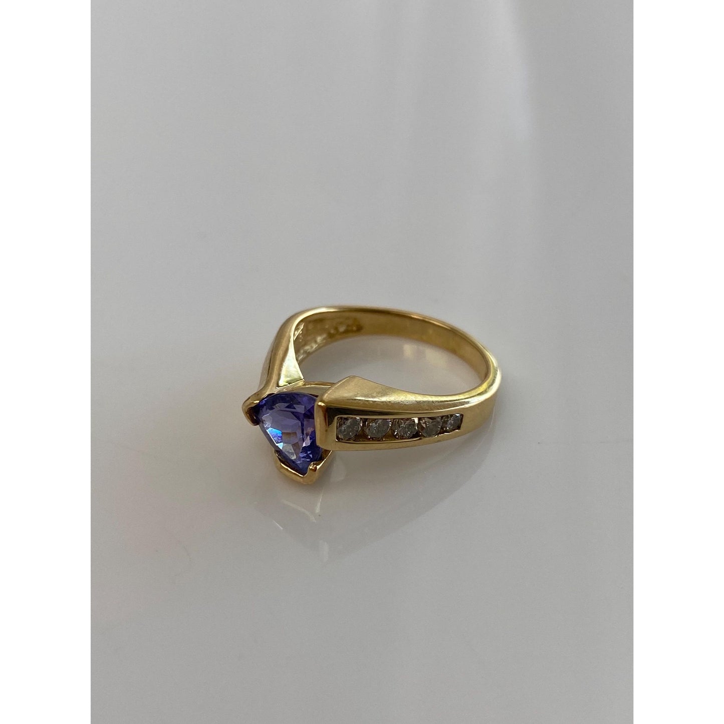 Solid 18k Yellow Gold Diamond Tanzanite Ring - Size 7