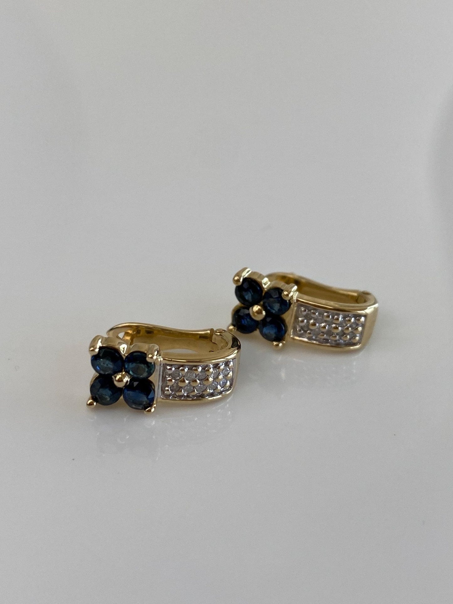 Vintage Solid 14k Yellow Gold Diamonds Blue Spinel Flower Drop Earrings