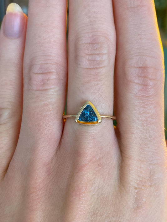 Vintage Solid 14k Yellow Gold Topaz Triangle Ring - Size 6