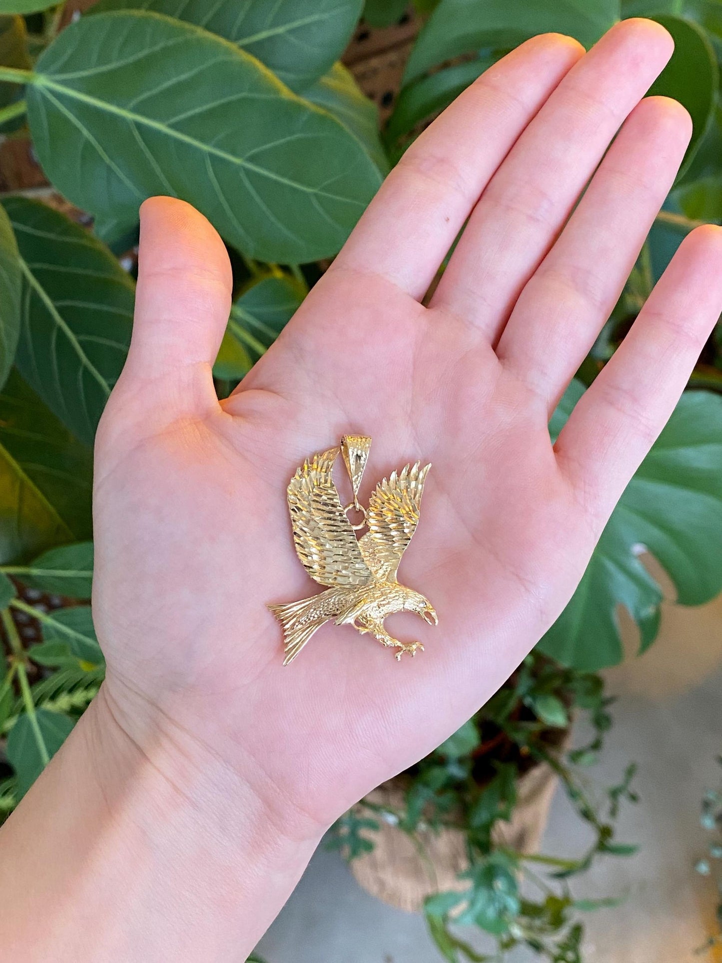 Vintage Solid 10k Yellow Gold Diamond Cut Large Eagle Charm