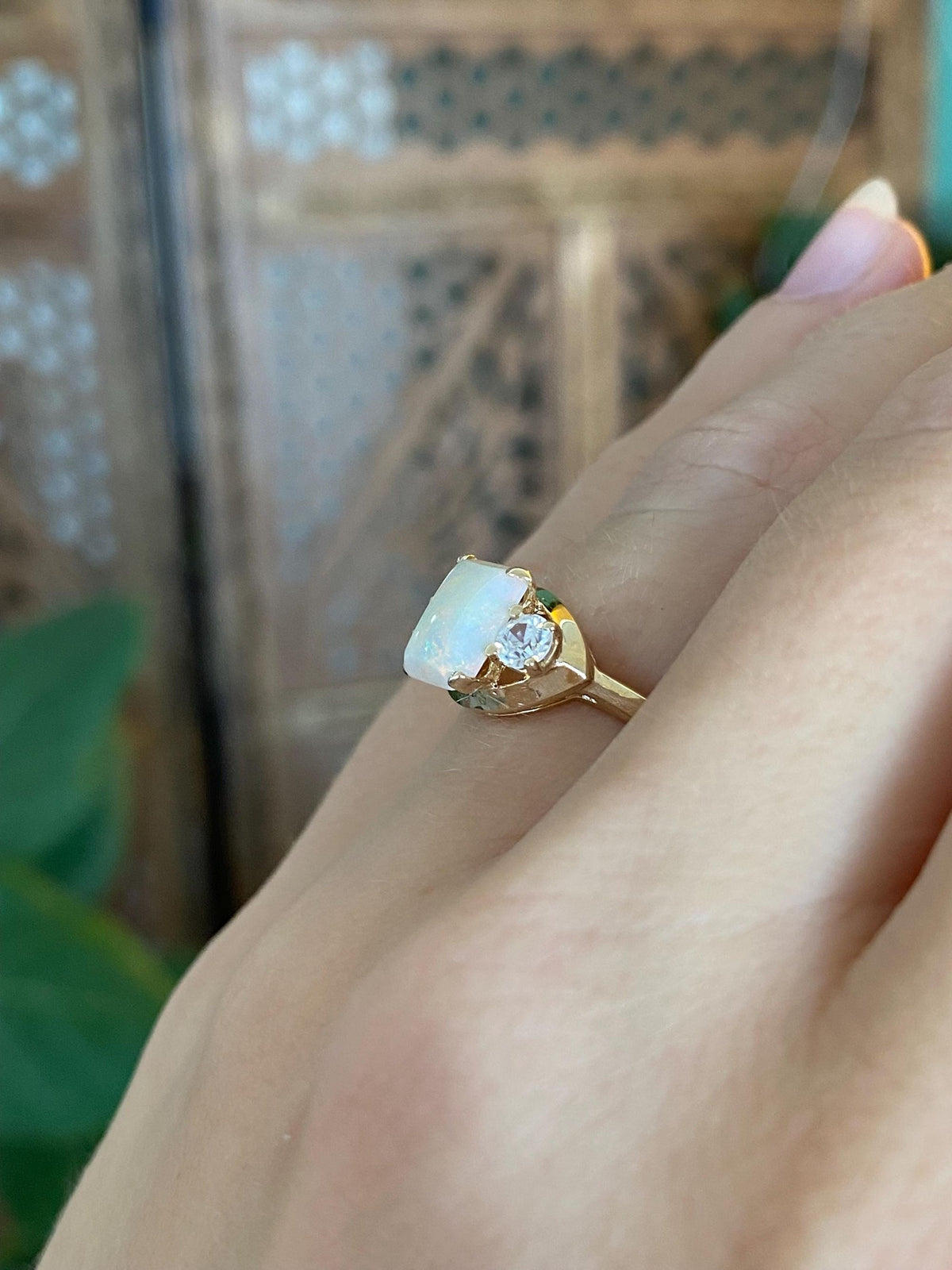 Vintage Solid 14k Yellow Gold Opal Clear Spinel Ring - Size 4.75