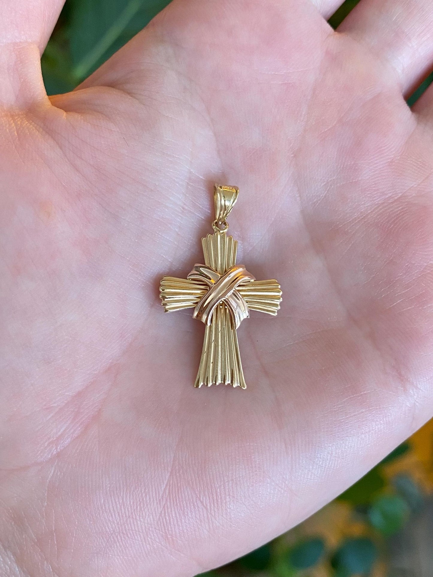 Vintage Solid 14k Yellow Gold Fluted Cross Charm