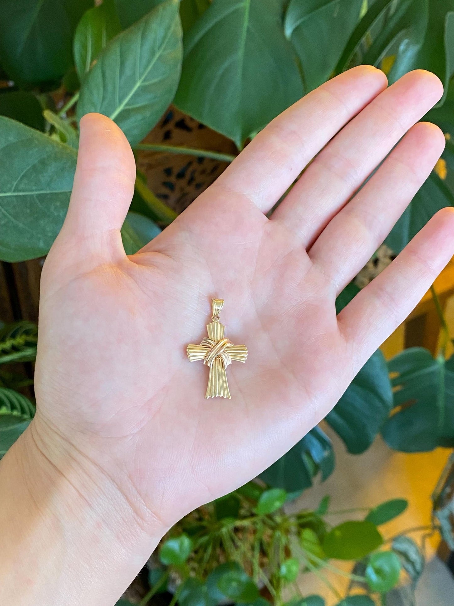 Vintage Solid 14k Yellow Gold Fluted Cross Charm