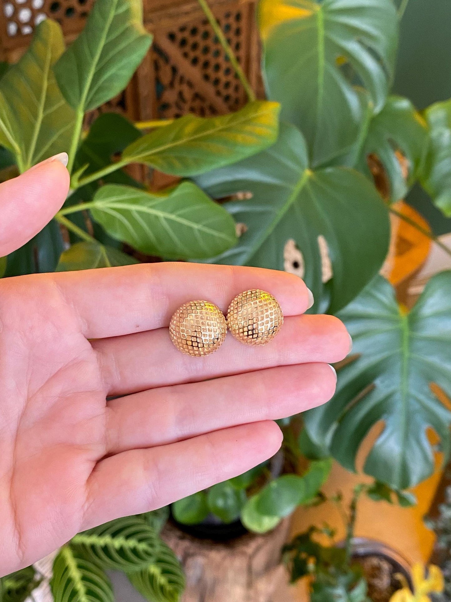 Vintage Solid 14k Yellow Gold Woven Open Work Domed Stud Earrings