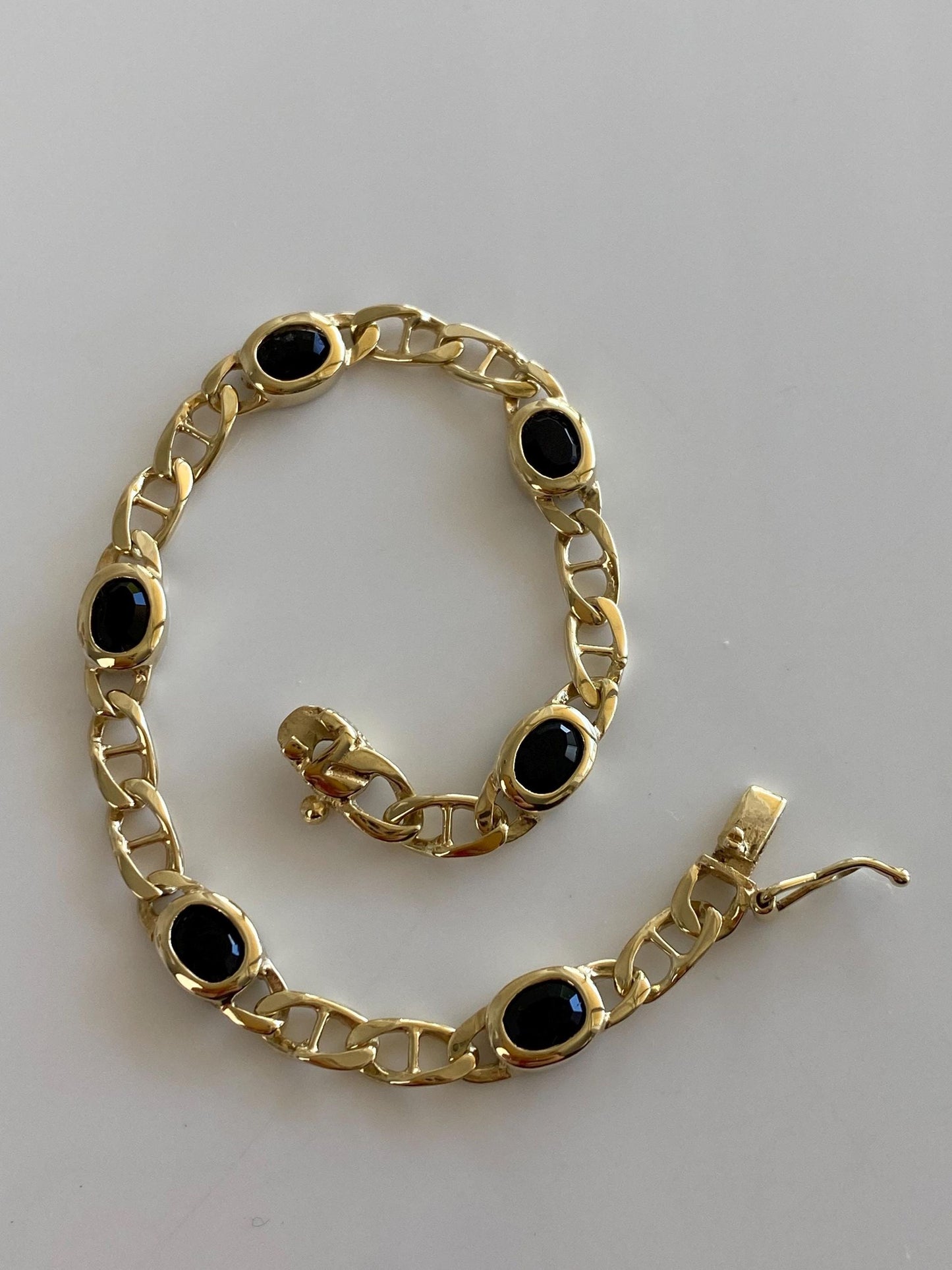 Vintage Solid 14k Yellow Gold Black Onyx Mariner Link Bracelet - 7 inches
