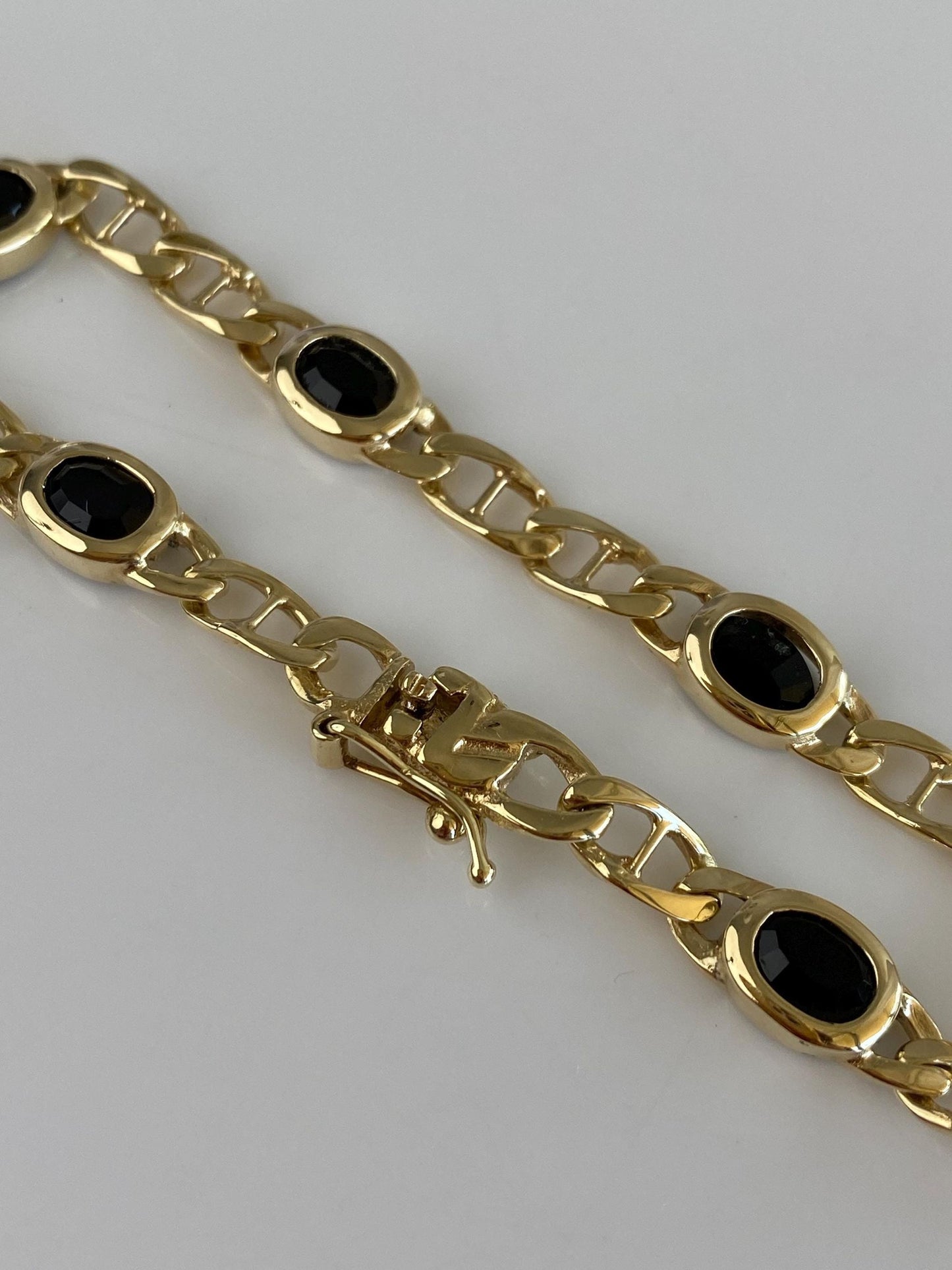 Vintage Solid 14k Yellow Gold Black Onyx Mariner Link Bracelet - 7 inches