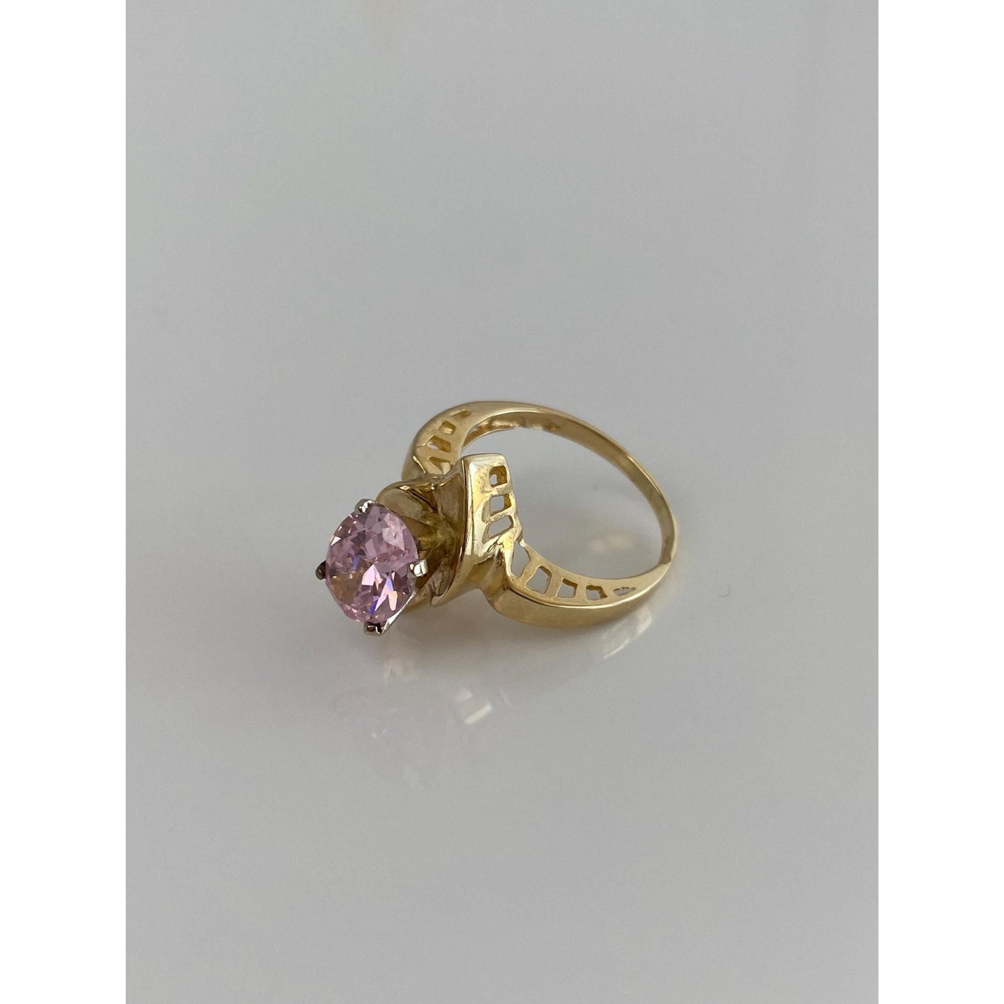 Vintage Solid 14k Yellow Gold Pink Cubic Zirconia Ring - Size 6