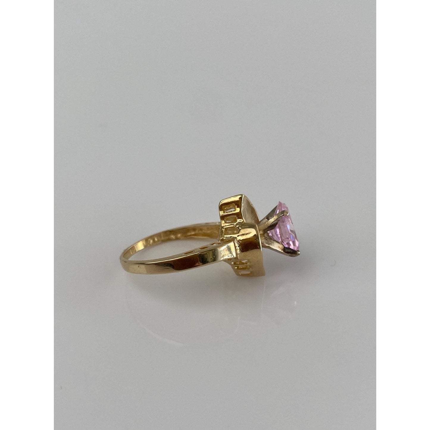 Vintage Solid 14k Yellow Gold Pink Cubic Zirconia Ring - Size 6
