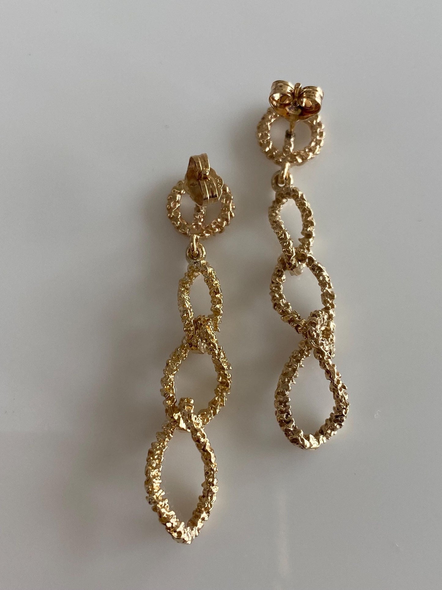 Vintage Solid 14k Yellow Gold Textured Elongated Twist Curb Chain Dangle Stud Earrings