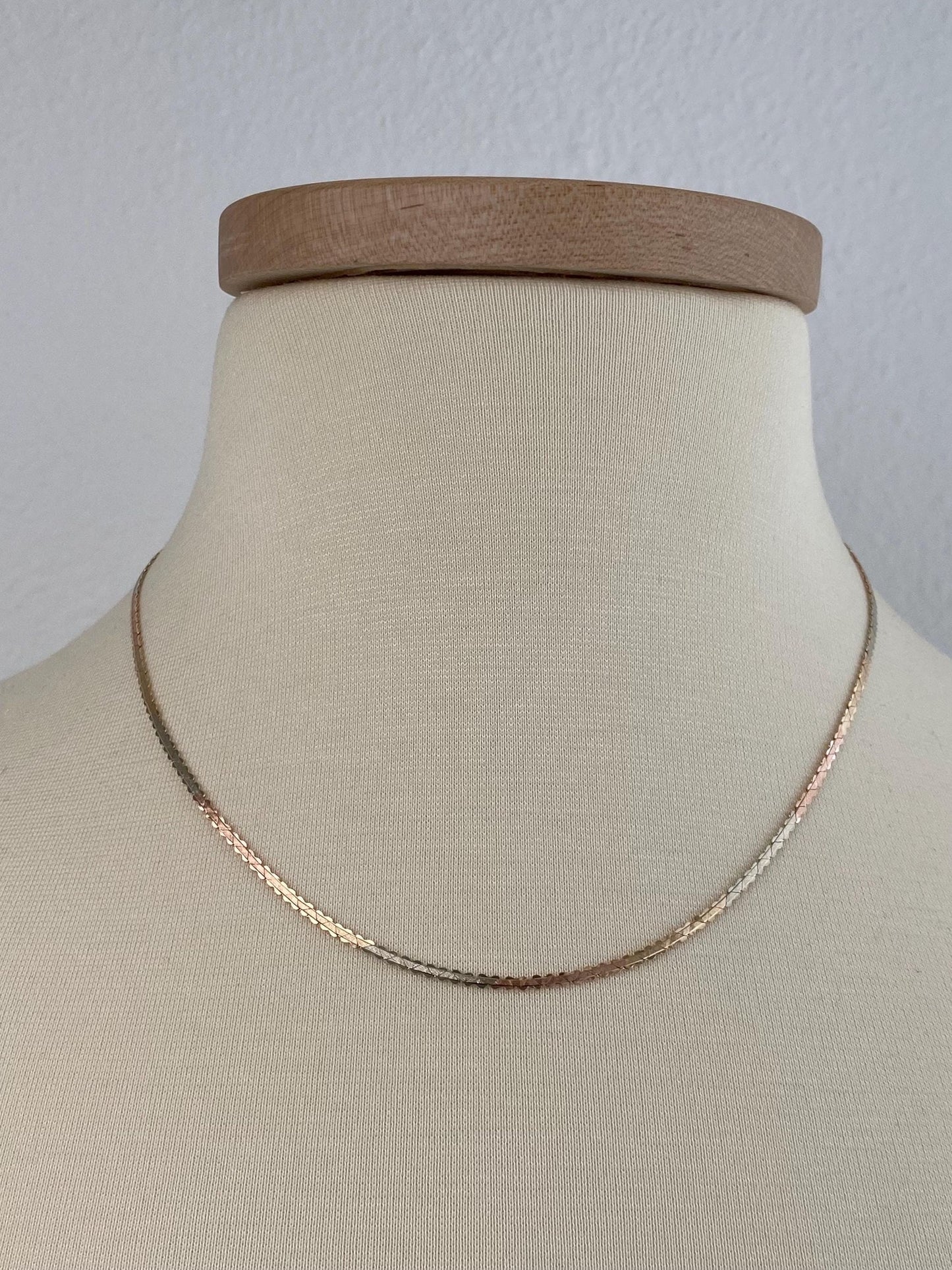 Vintage Solid 14k Tri Tone Serpentine Chain Necklace - 18 inches