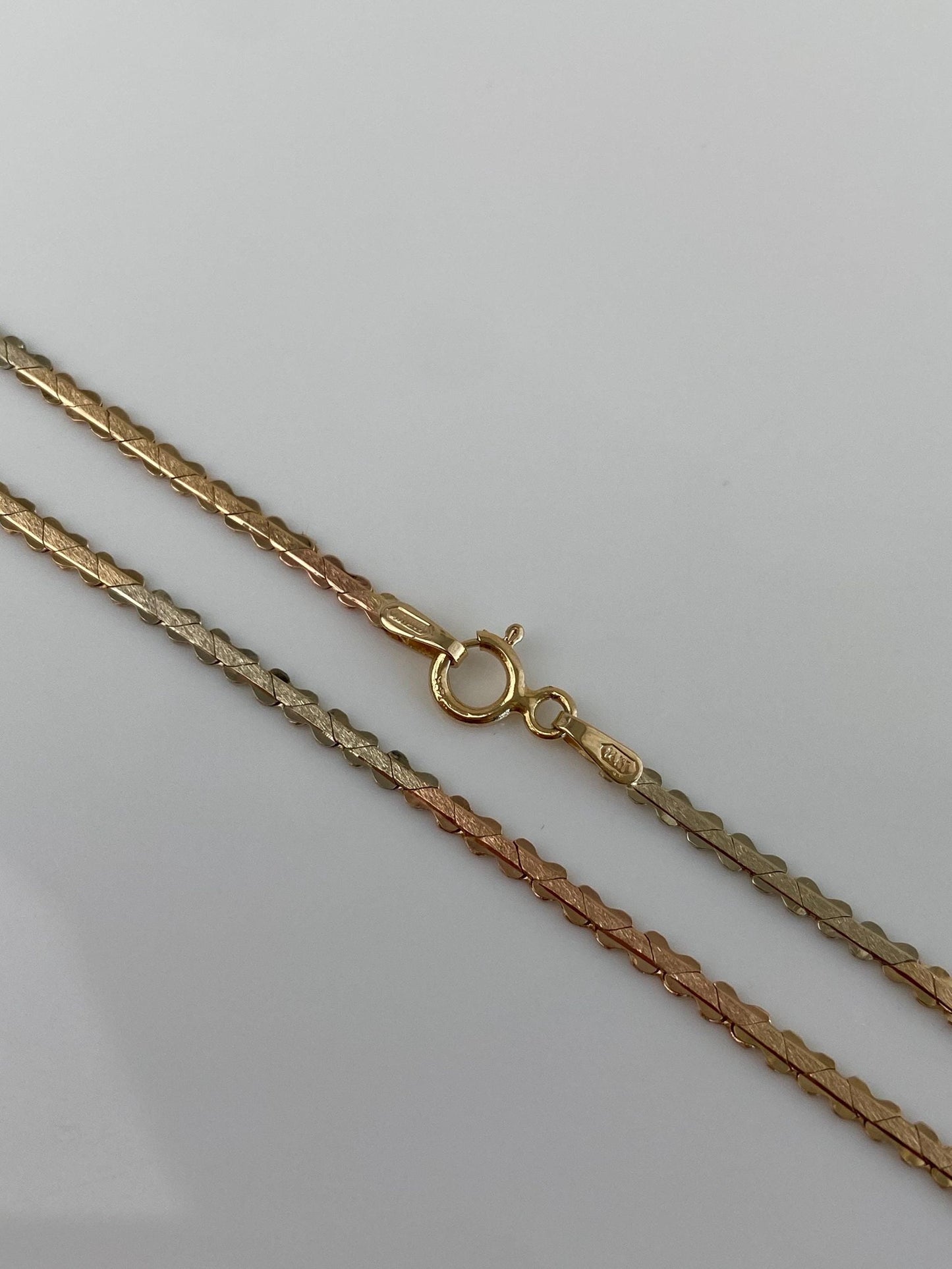 Vintage Solid 14k Tri Tone Serpentine Chain Necklace - 18 inches