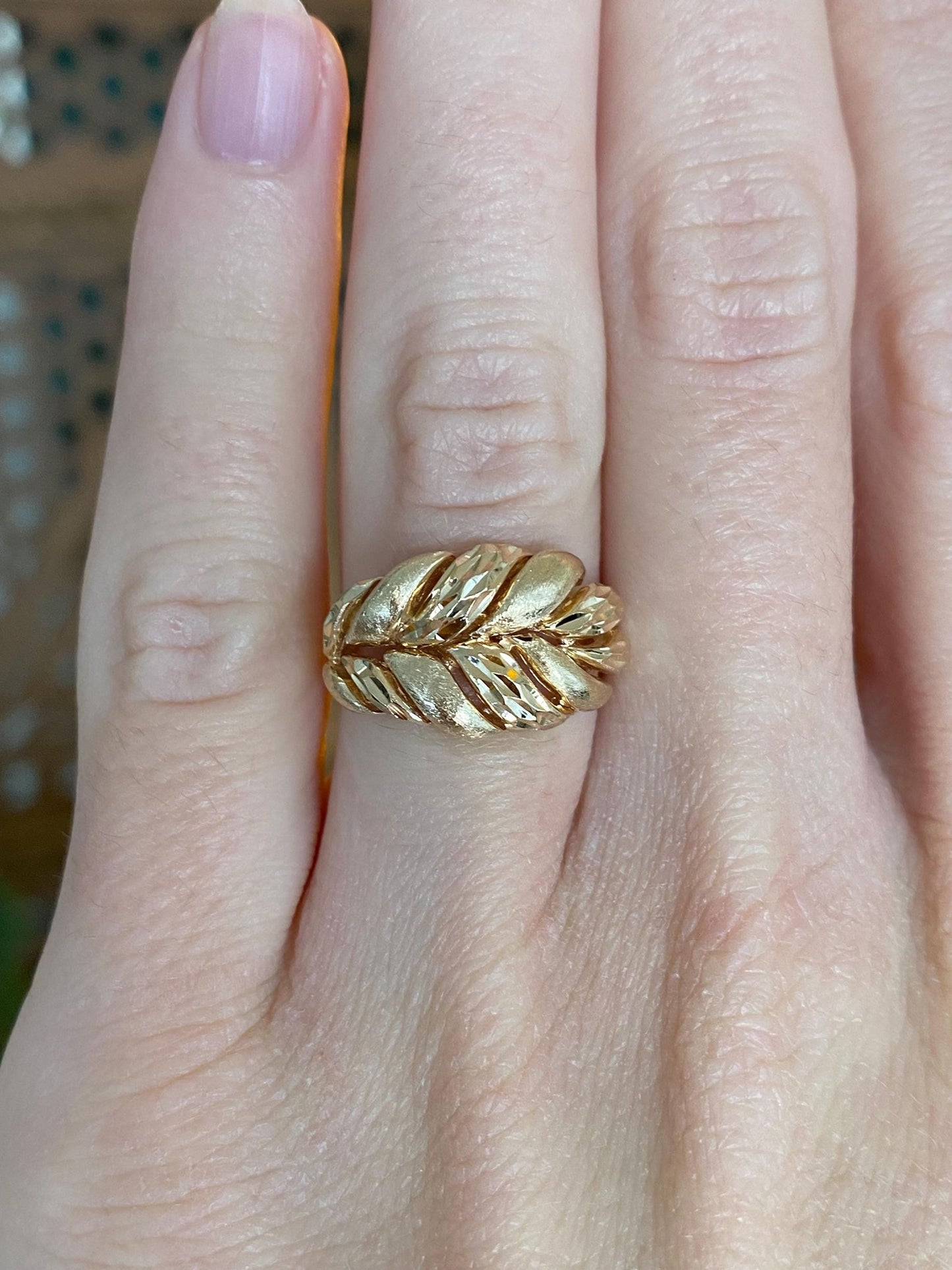 Vintage Solid 14k Yellow Gold Diamond Cut Foliage Wheat Ring Band - Size 4.75