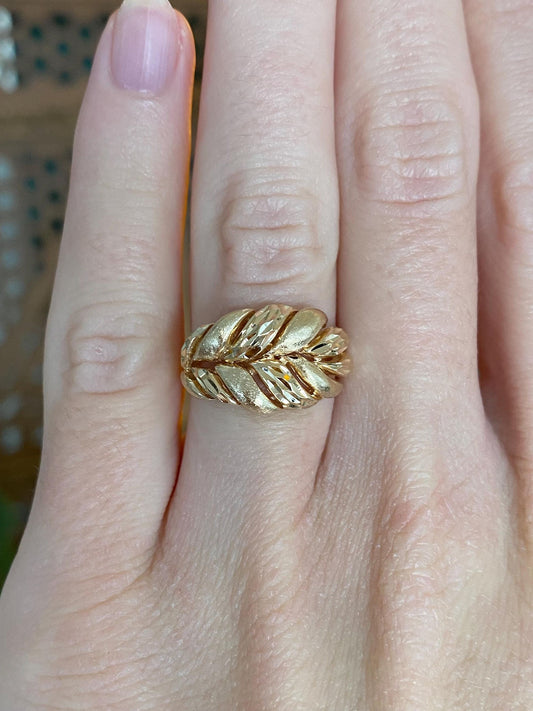 Vintage Solid 14k Yellow Gold Diamond Cut Foliage Wheat Ring Band - Size 4.75