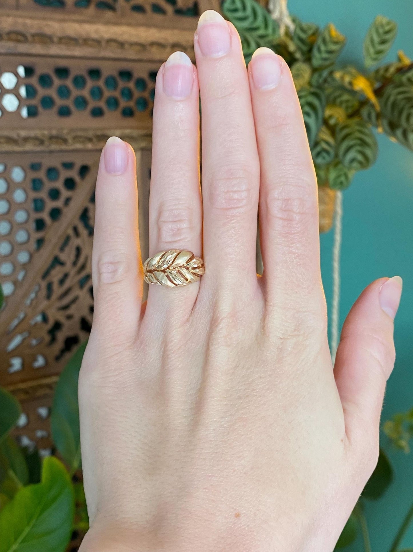 Vintage Solid 14k Yellow Gold Diamond Cut Foliage Wheat Ring Band - Size 4.75