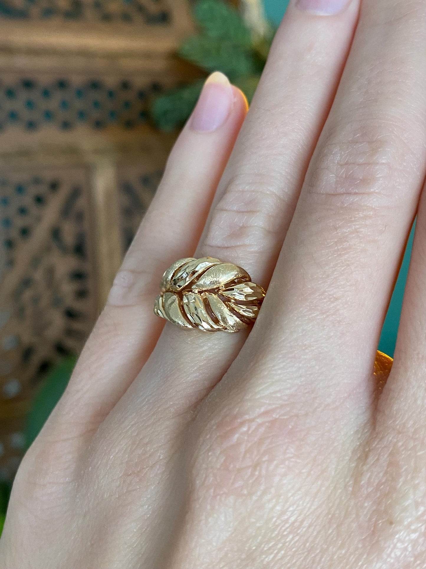 Vintage Solid 14k Yellow Gold Diamond Cut Foliage Wheat Ring Band - Size 4.75