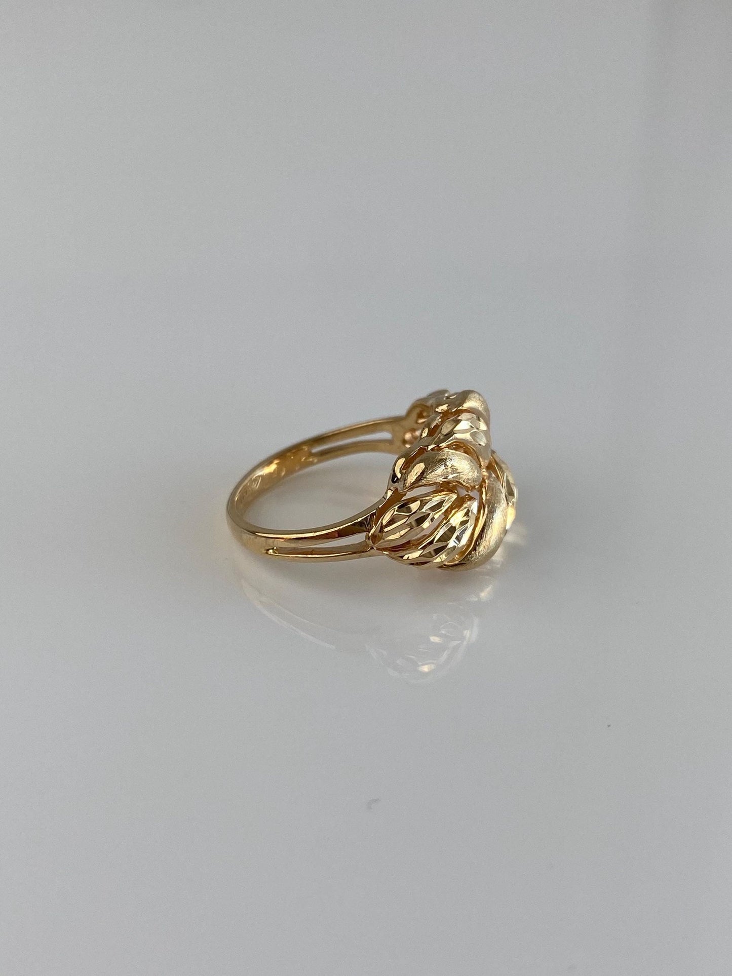 Vintage Solid 14k Yellow Gold Diamond Cut Foliage Wheat Ring Band - Size 4.75