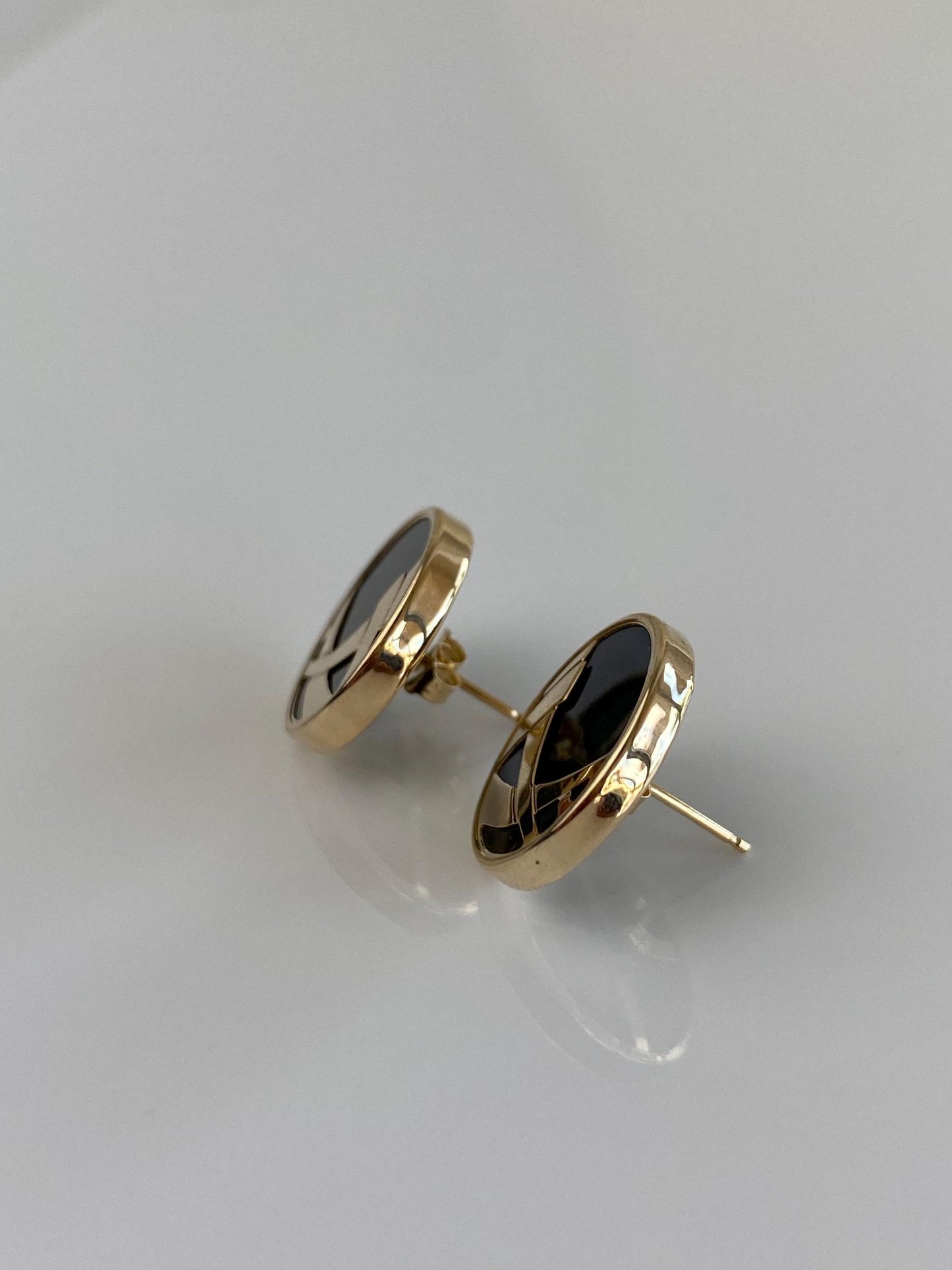 Vintage Solid 14k Yellow Gold Onyx Stud Earrings