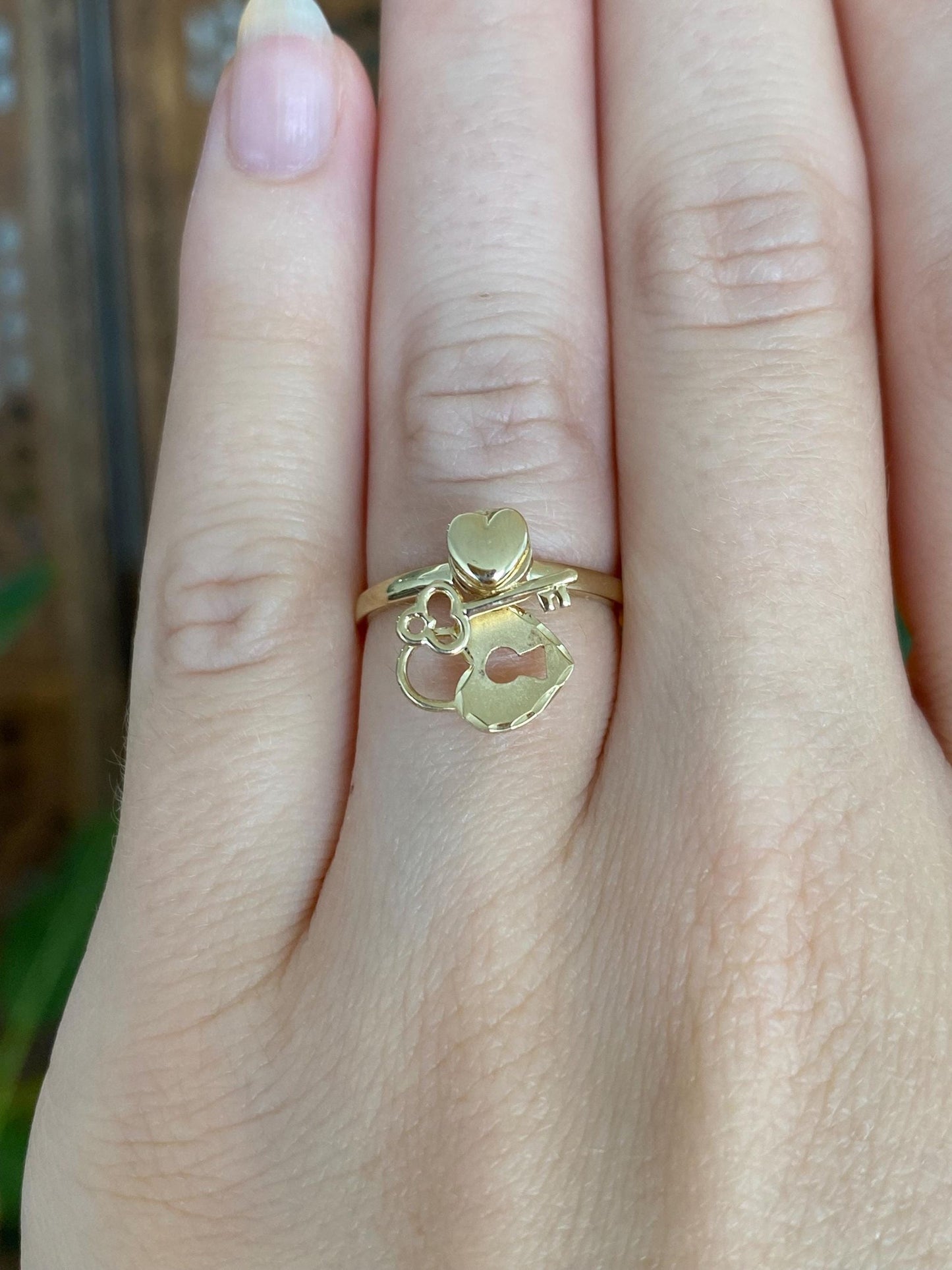 Solid 14k Yellow Gold Heart Lock & Key Spinner Fidget Ring - Size 5.75