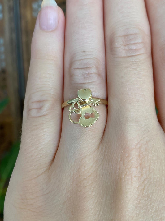 Solid 14k Yellow Gold Heart Lock & Key Spinner Fidget Ring - Size 5.75