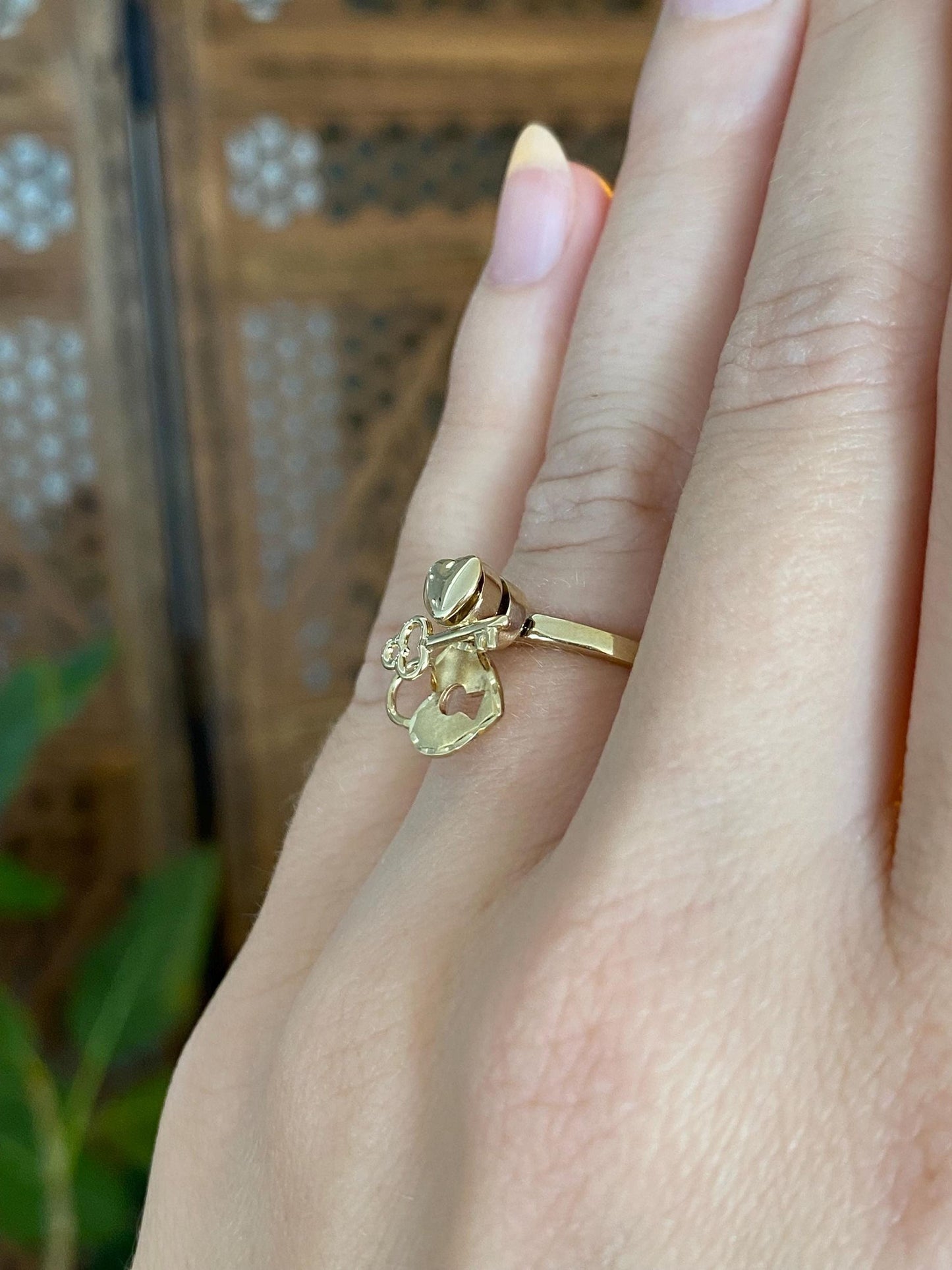 Solid 14k Yellow Gold Heart Lock & Key Spinner Fidget Ring - Size 5.75