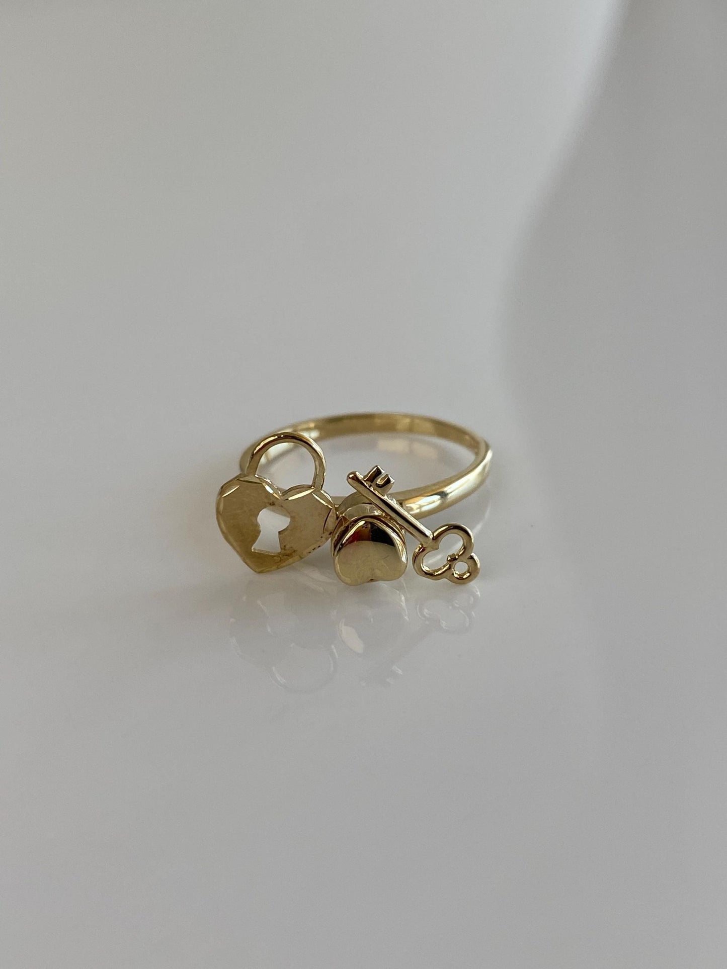 Solid 14k Yellow Gold Heart Lock & Key Spinner Fidget Ring - Size 5.75
