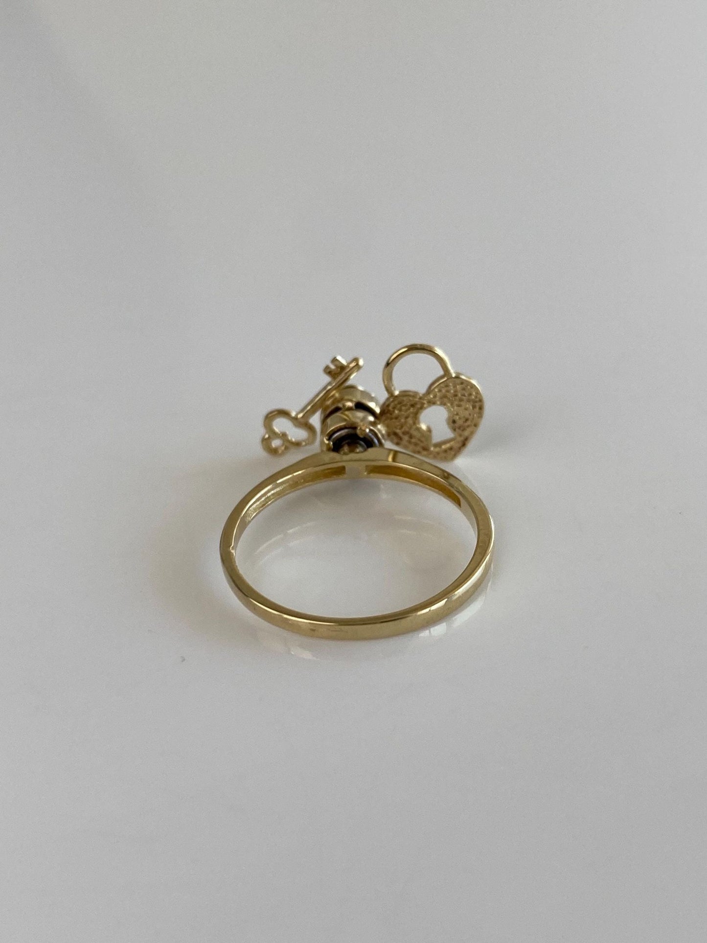 Solid 14k Yellow Gold Heart Lock & Key Spinner Fidget Ring - Size 5.75