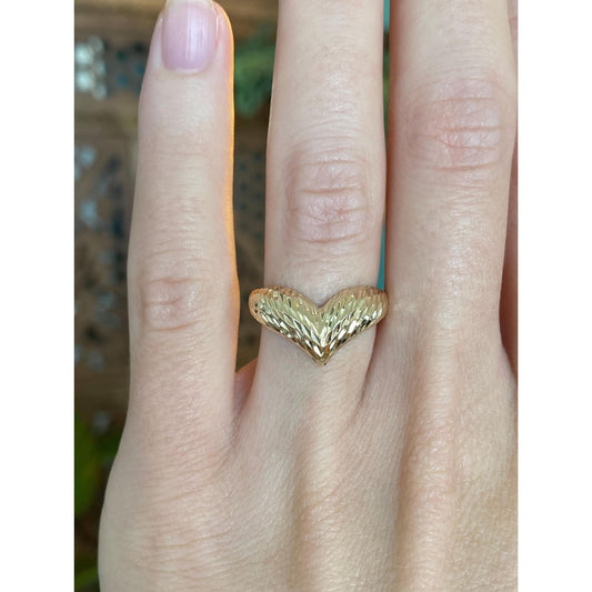 Vintage Solid 14k Yellow Gold Diamond Cut Chevron Ring - Size 5.75