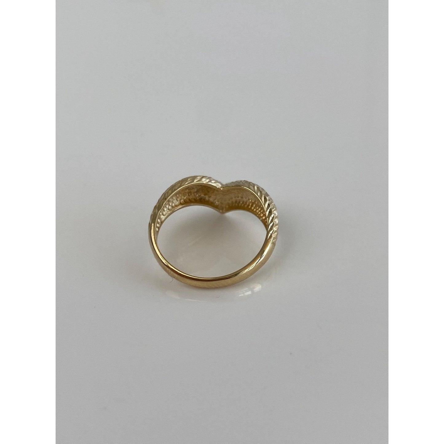 Vintage Solid 14k Yellow Gold Diamond Cut Chevron Ring - Size 5.75