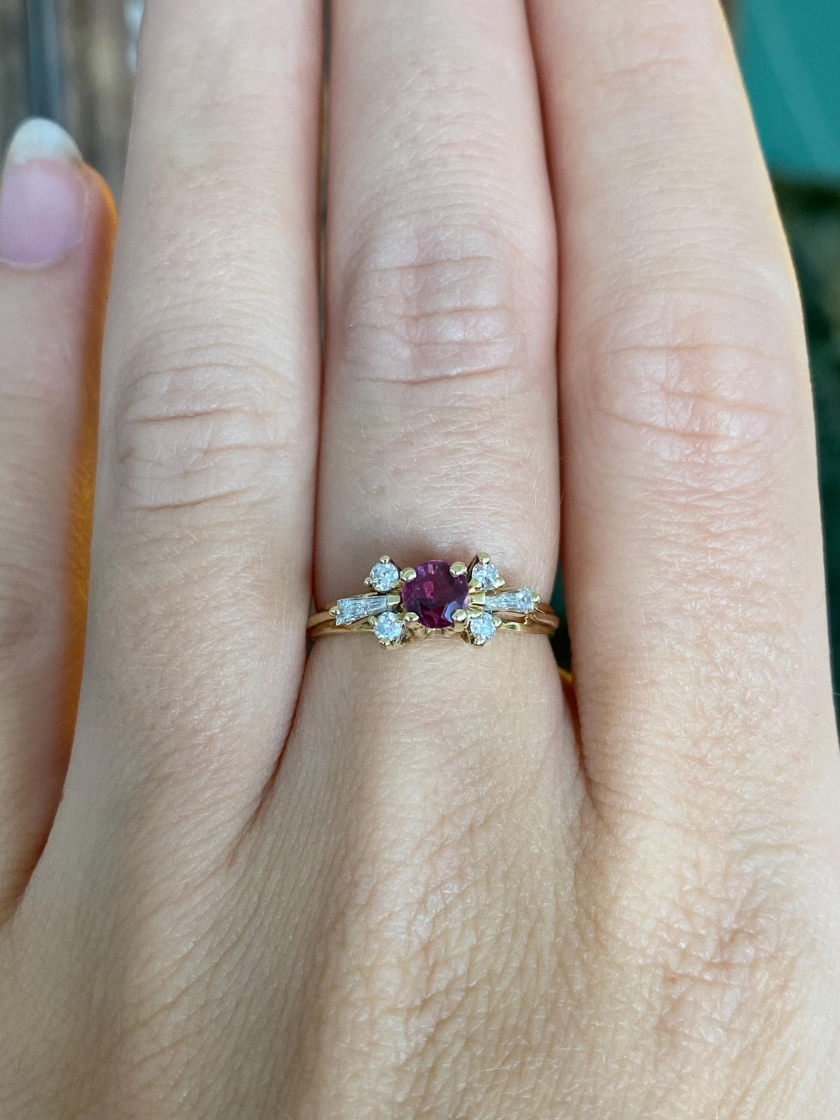 Vintage Solid 18k Yellow Gold Ruby Diamonds Ring - Size 6.25