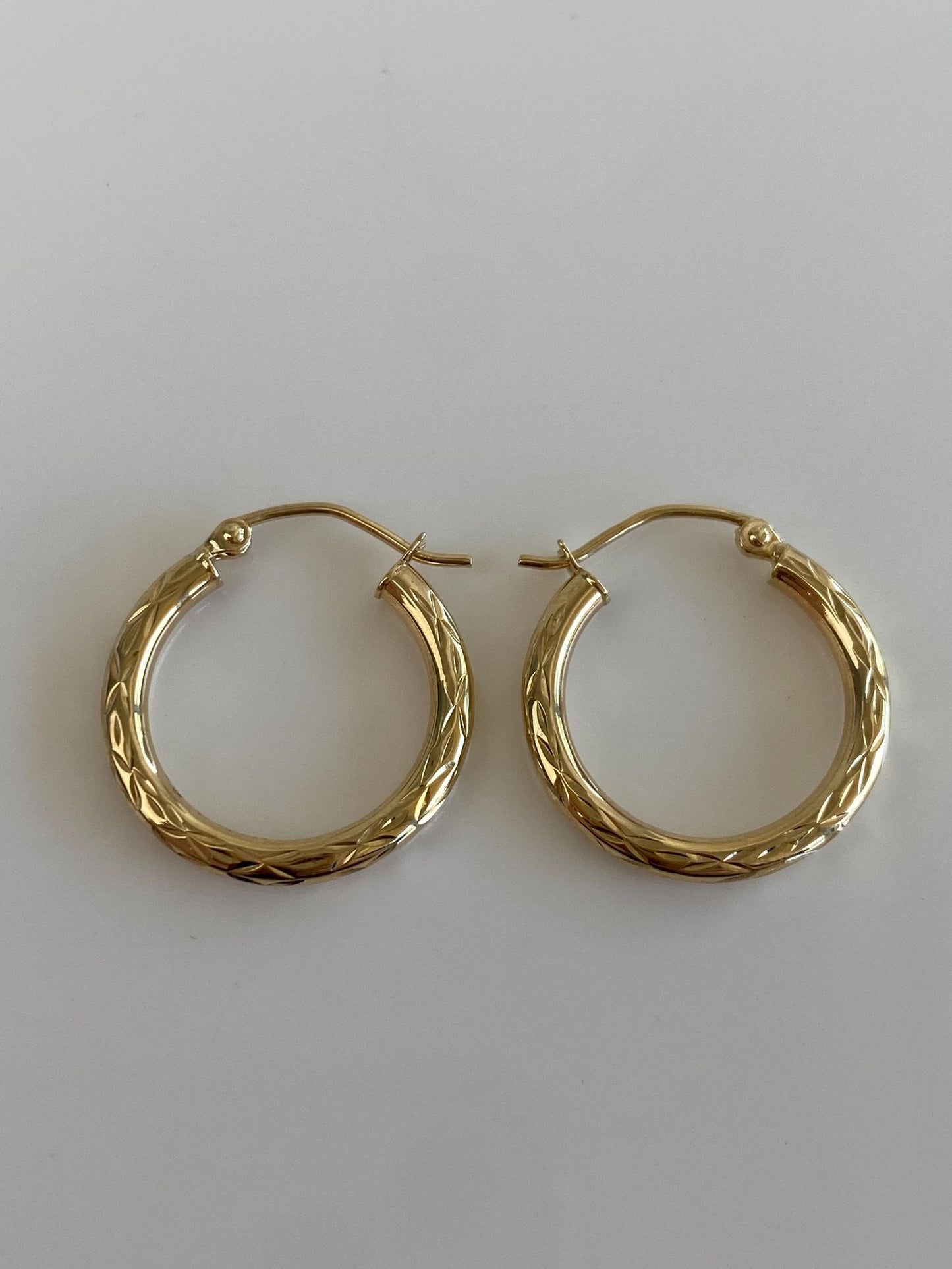 Vintage 10k Yellow Gold Diamond Cut Hoop Earrings