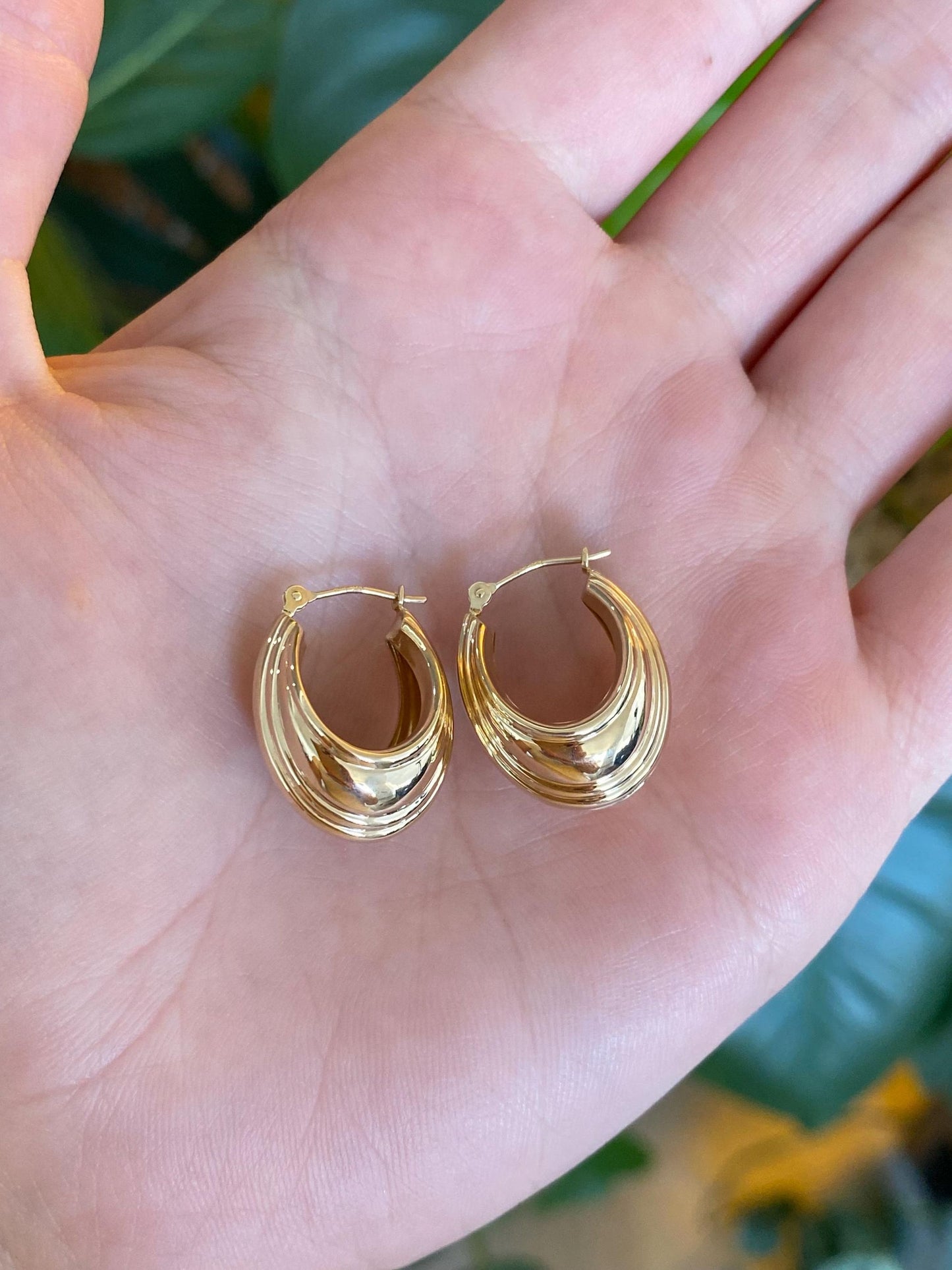 Vintage 14k Yellow Gold Lined Basket Hoop Earrings
