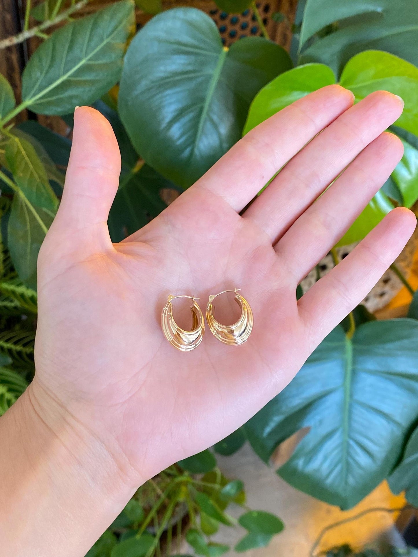 Vintage 14k Yellow Gold Lined Basket Hoop Earrings