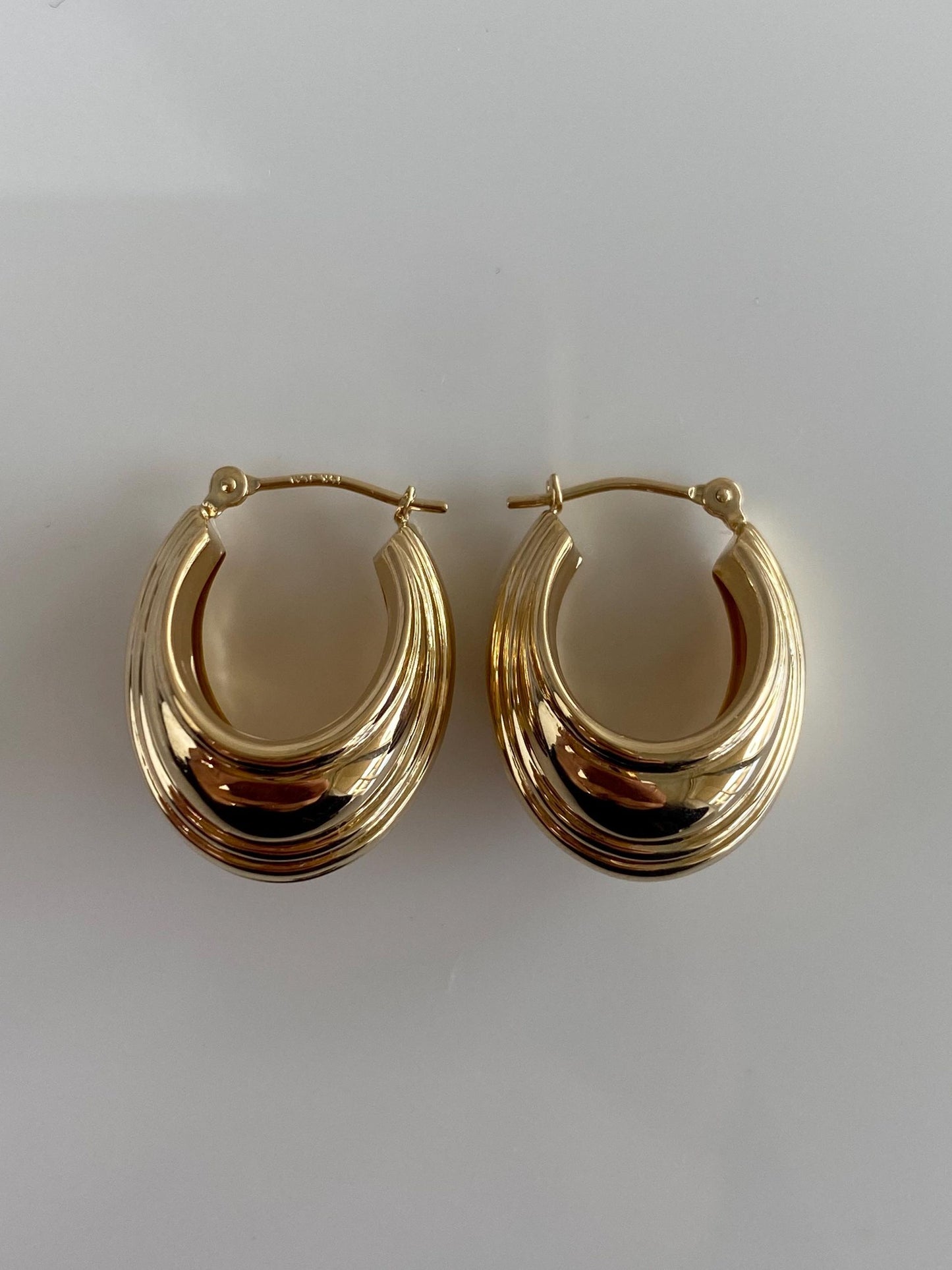 Vintage 14k Yellow Gold Lined Basket Hoop Earrings