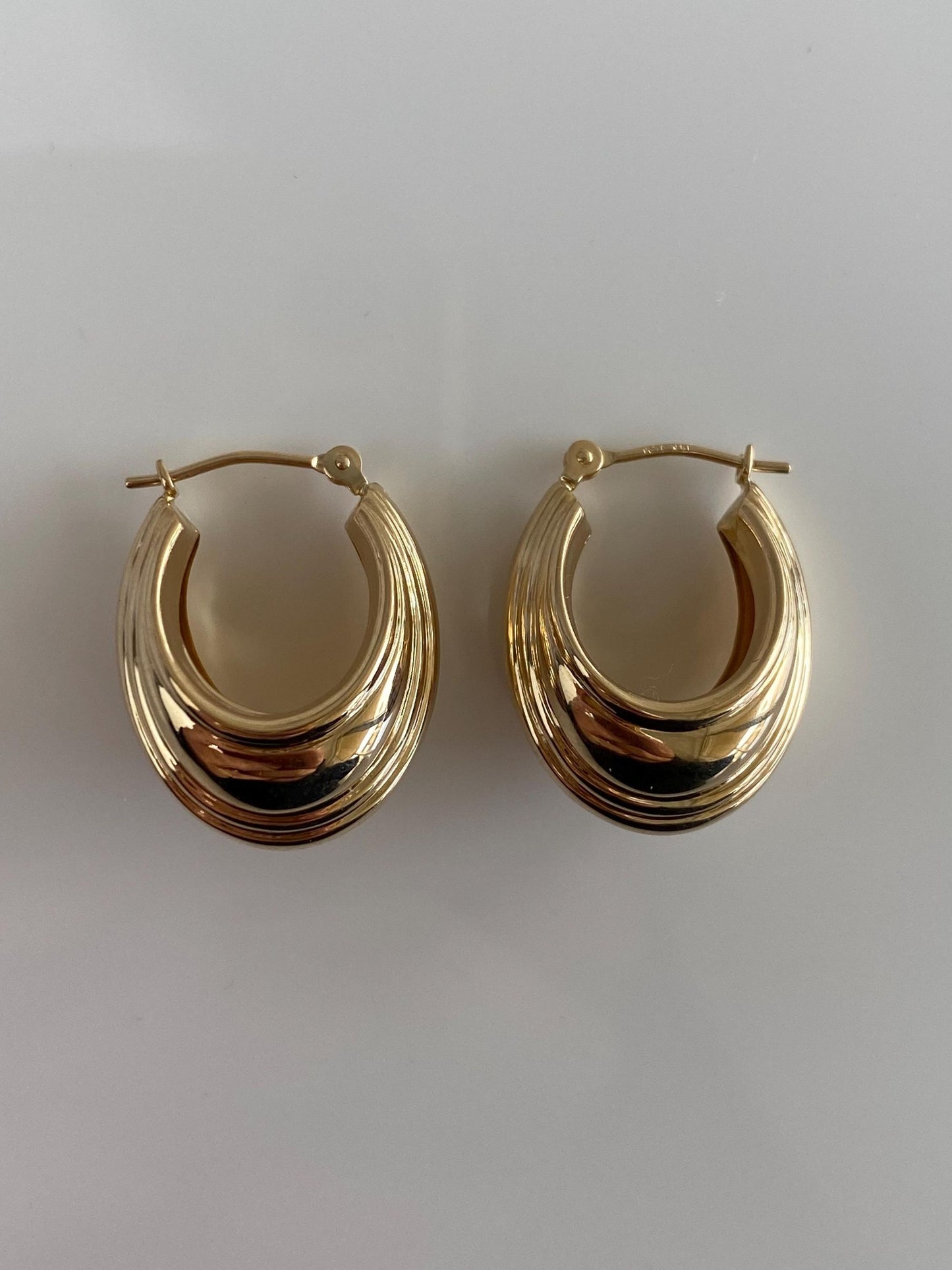 Vintage 14k Yellow Gold Lined Basket Hoop Earrings