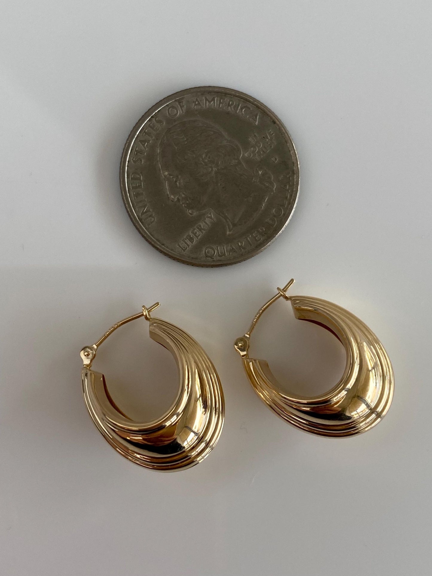 Vintage 14k Yellow Gold Lined Basket Hoop Earrings