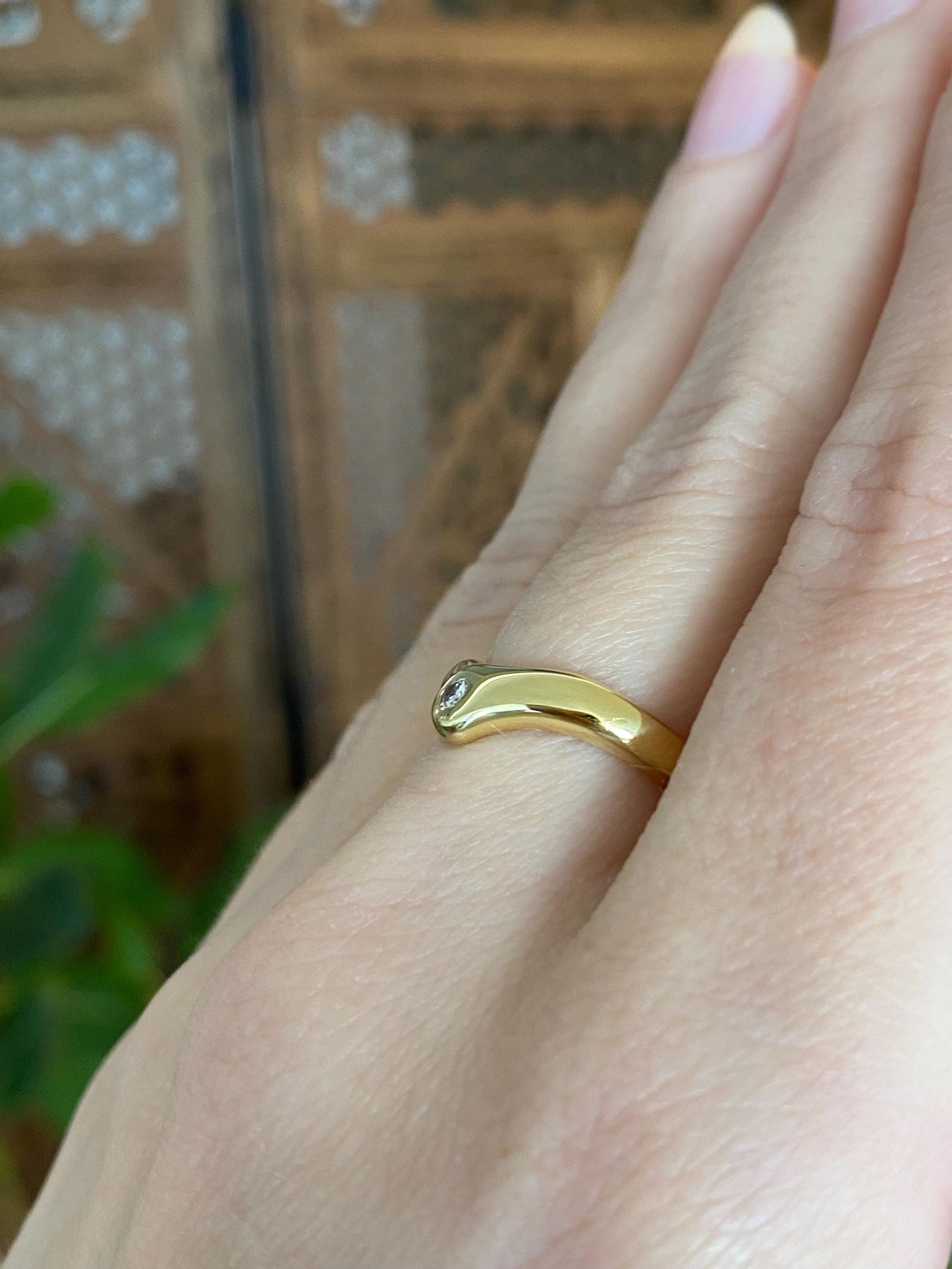 Vintage Solid 18k Yellow Gold Diamond Chevron Ring - Size 5.75