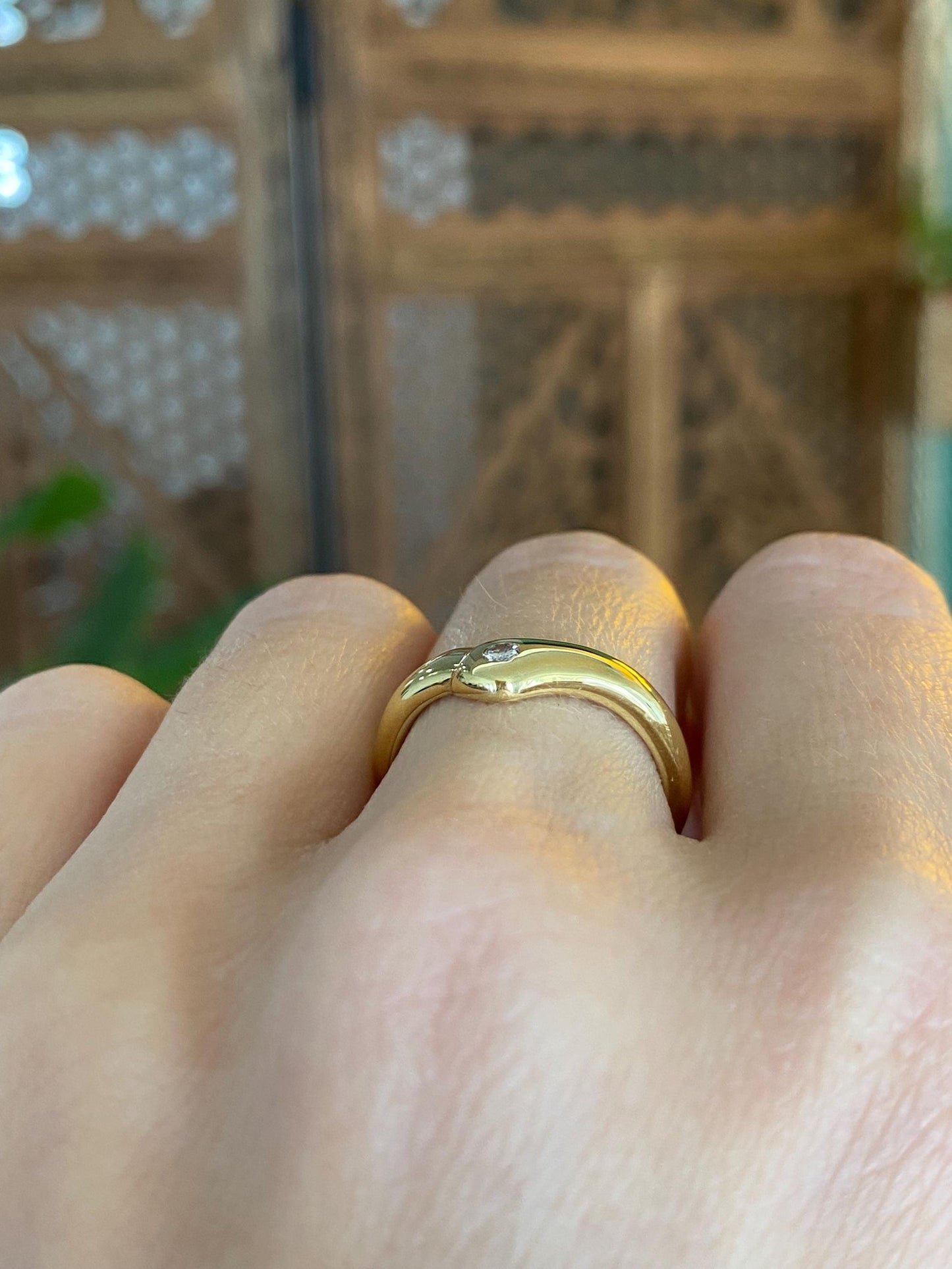 Vintage Solid 18k Yellow Gold Diamond Chevron Ring - Size 5.75