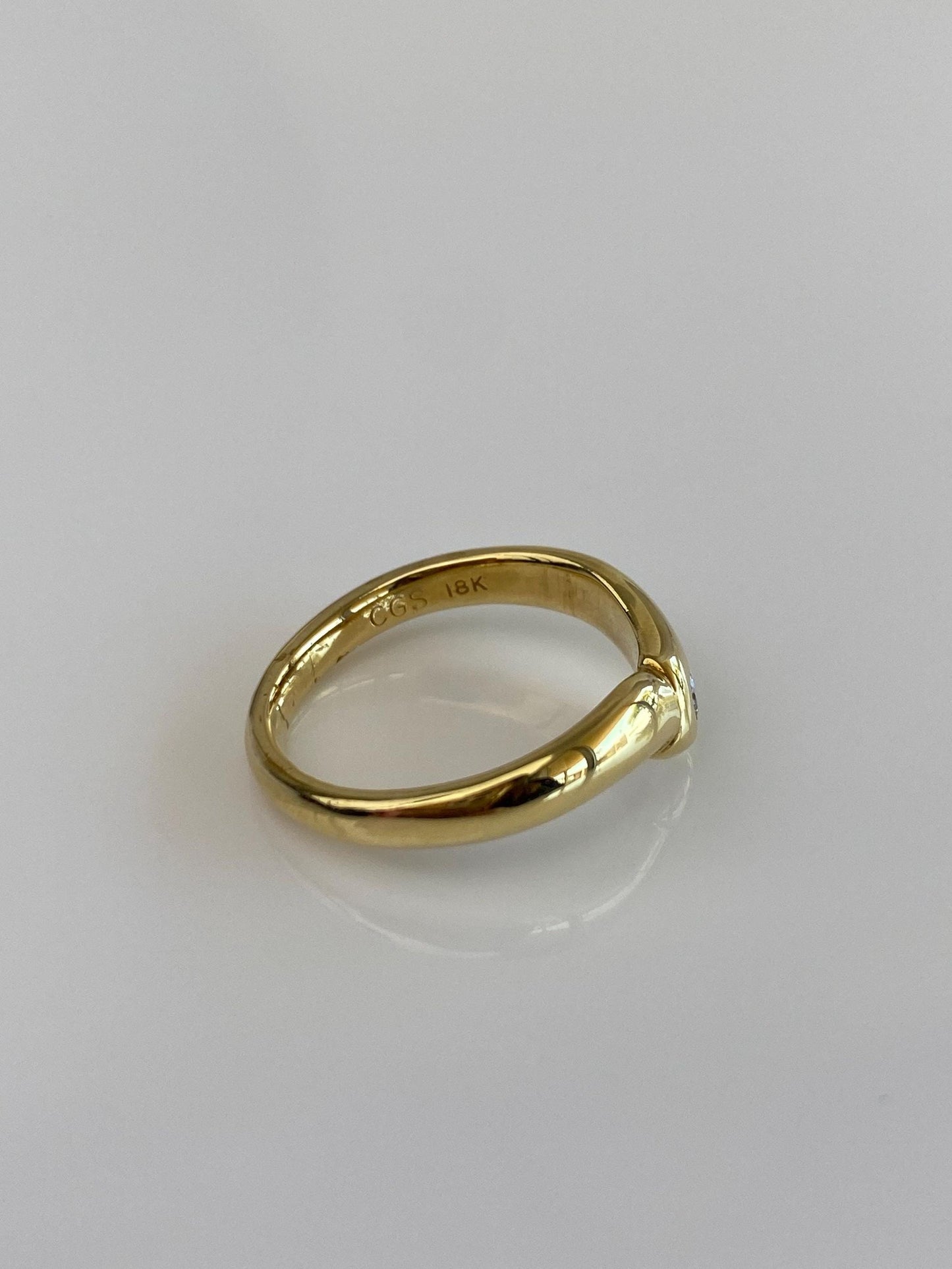 Vintage Solid 18k Yellow Gold Diamond Chevron Ring - Size 5.75