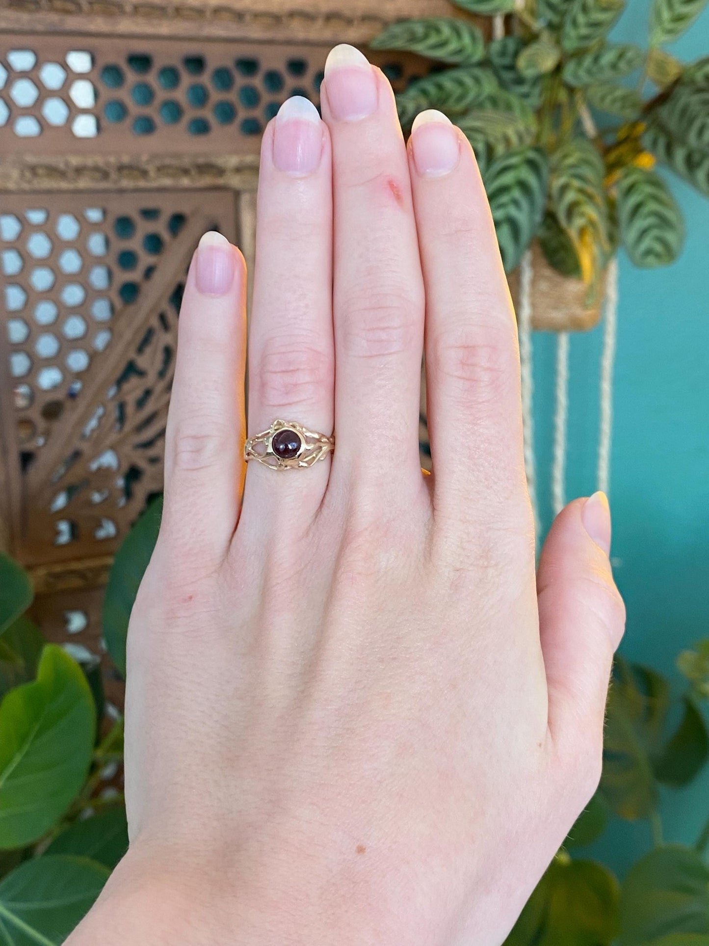 Vintage Solid 14k Yellow Gold Garnet Cabochon Ring - Size 5