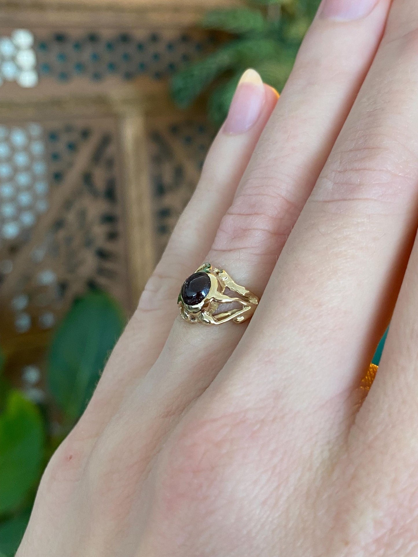 Vintage Solid 14k Yellow Gold Garnet Cabochon Ring - Size 5