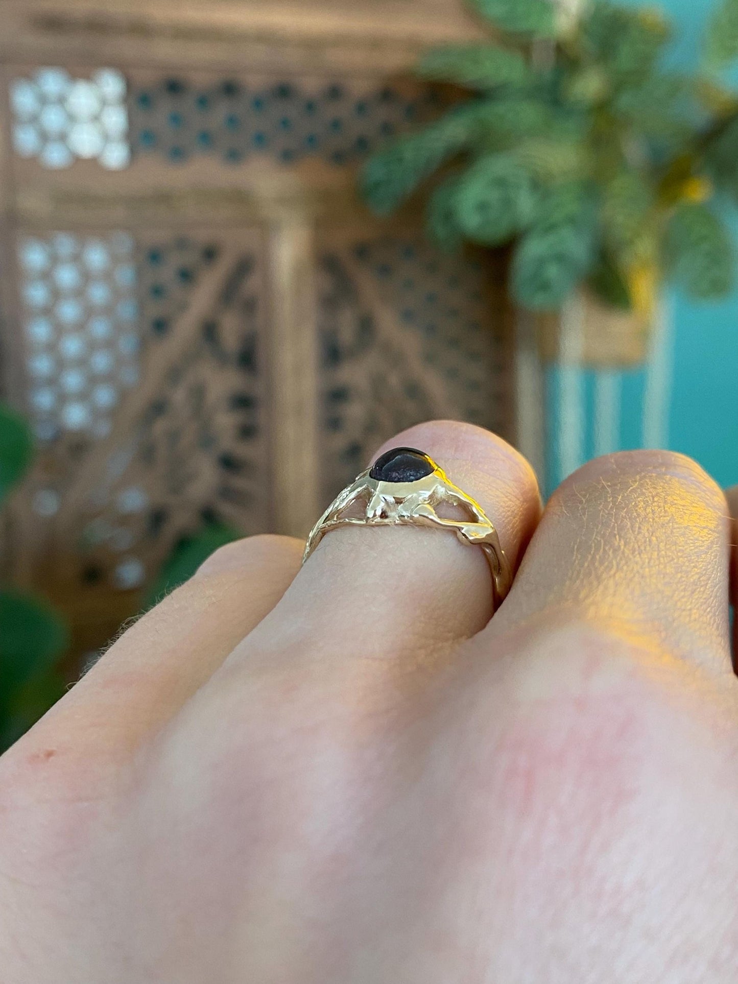 Vintage Solid 14k Yellow Gold Garnet Cabochon Ring - Size 5