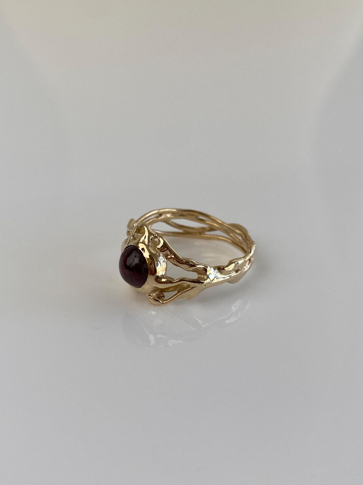 Vintage Solid 14k Yellow Gold Garnet Cabochon Ring - Size 5
