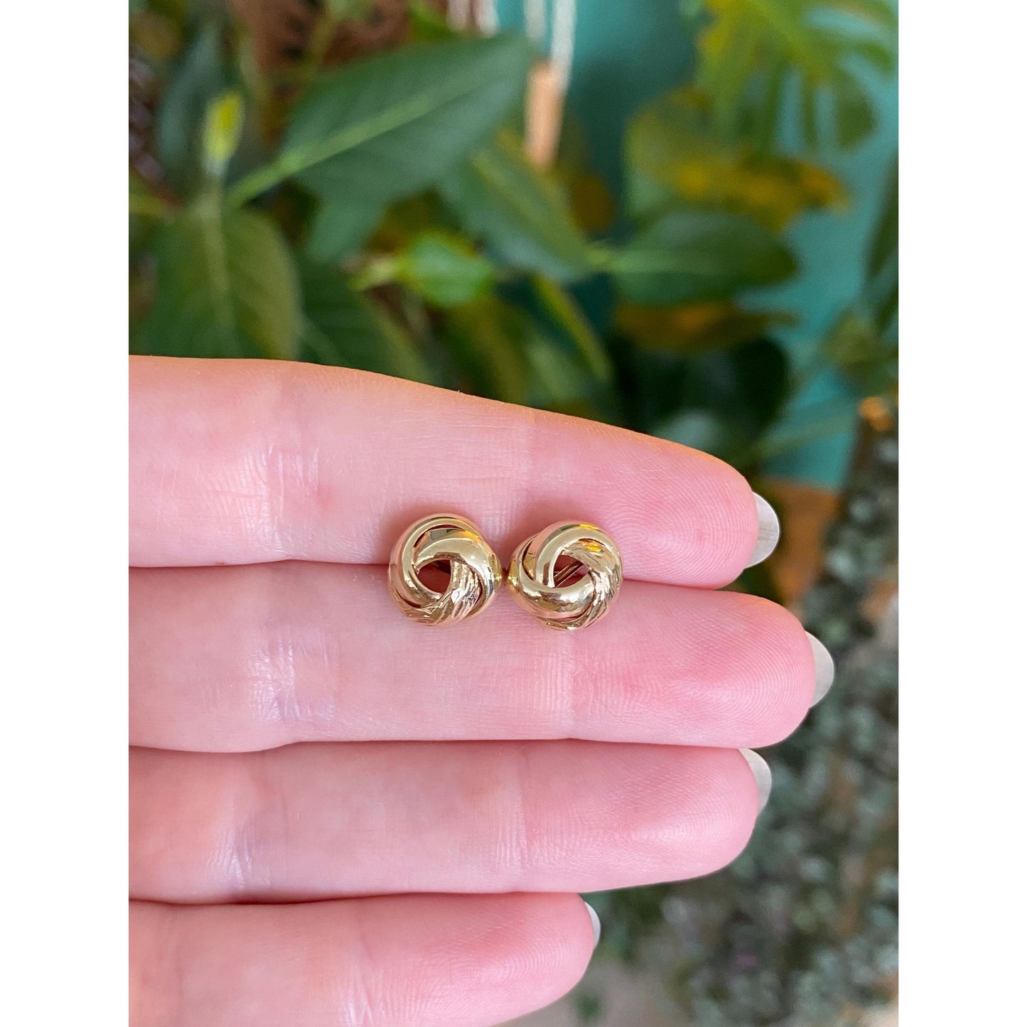 Vintage Solid 14k Yellow Gold Knot Stud Earrings