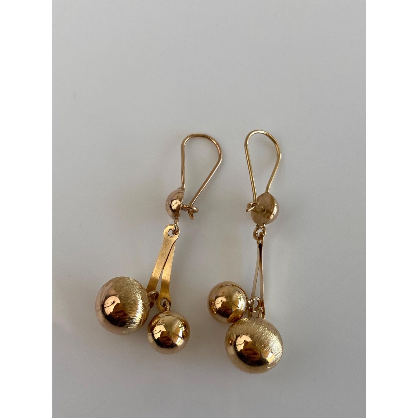 Vintage 18k Yellow Gold Ball Dangle Earrings