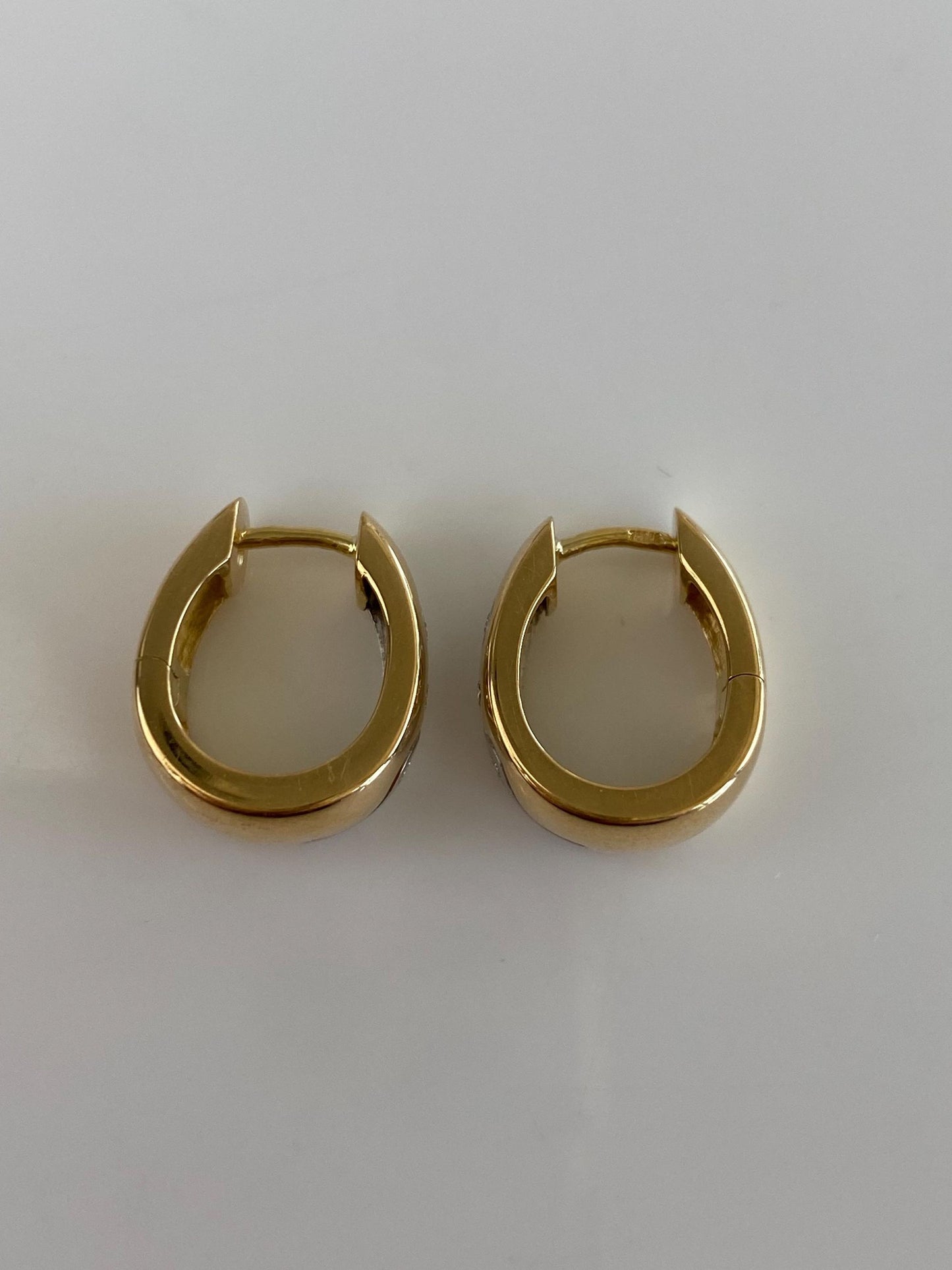 Vintage Solid 18k White & Yellow Gold Clear Sapphire Dotted Hoop Earrings