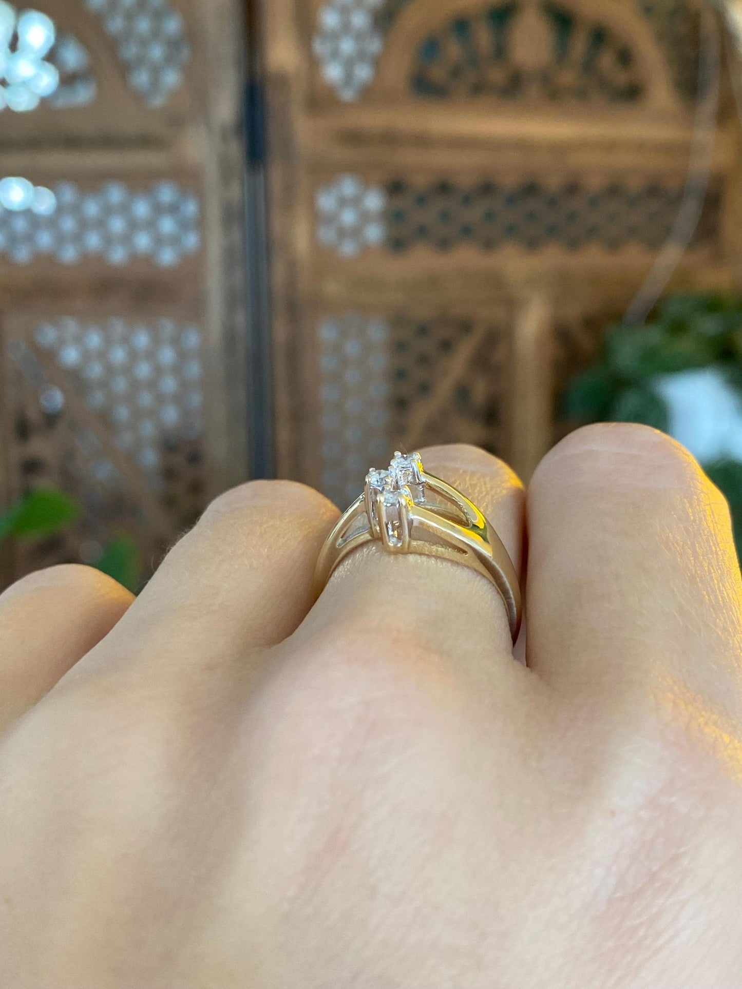 Vintage Solid 14k Yellow Gold Diamond Design Ring - Size 6