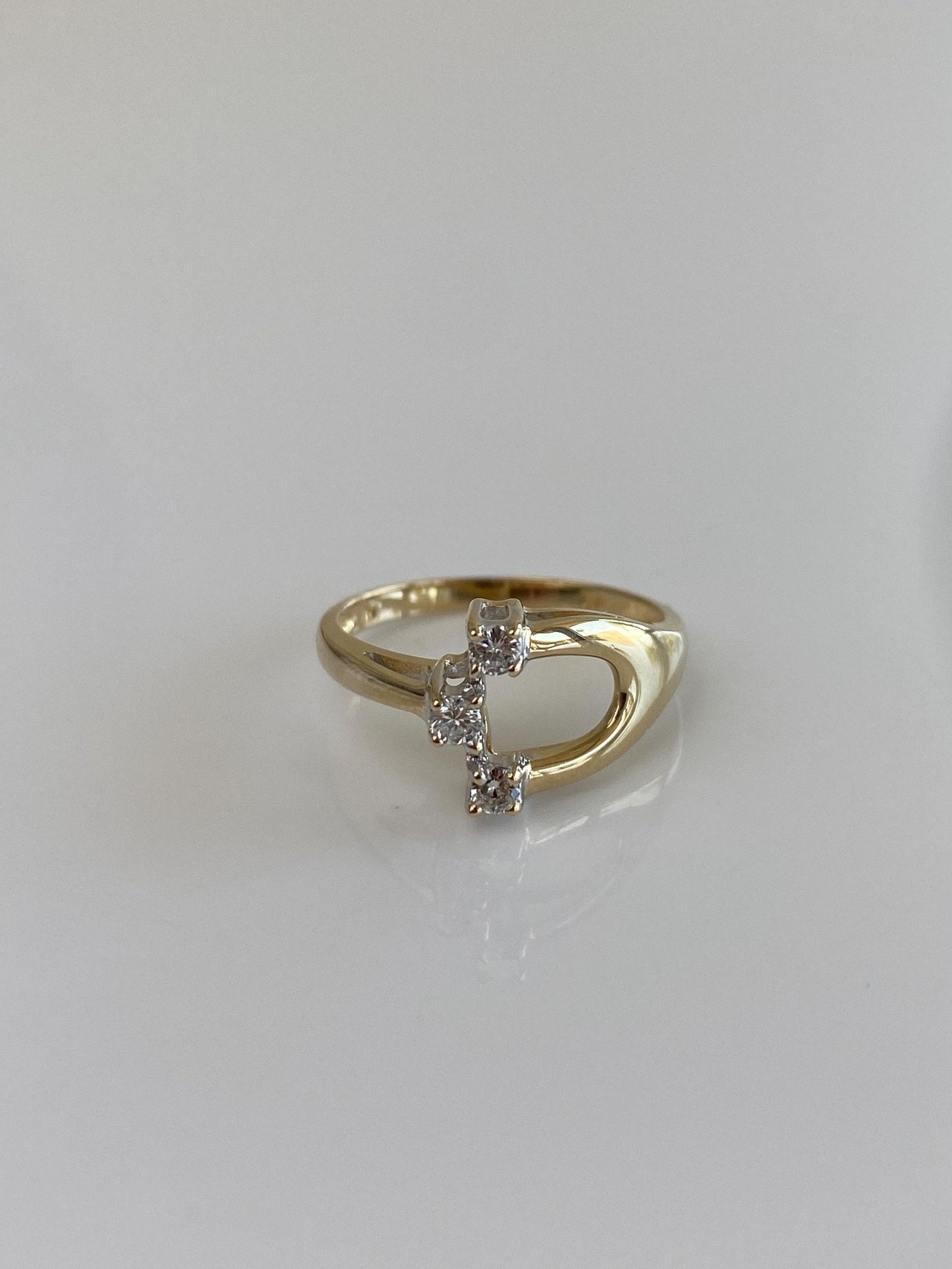 Vintage Solid 14k Yellow Gold Diamond Design Ring - Size 6